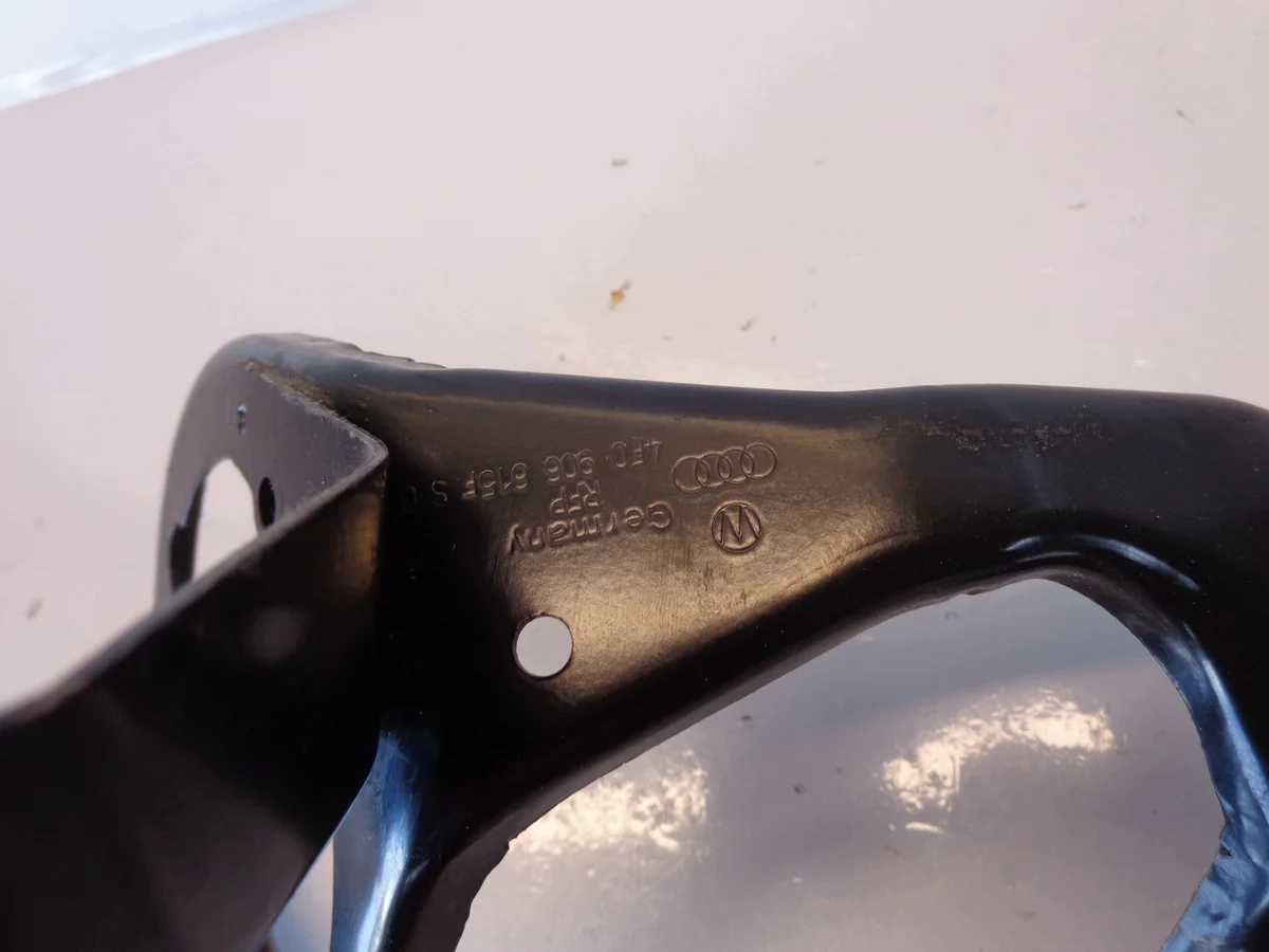 Audi A6 C6 Support Pompe Secondaire 4F0906615F image 3