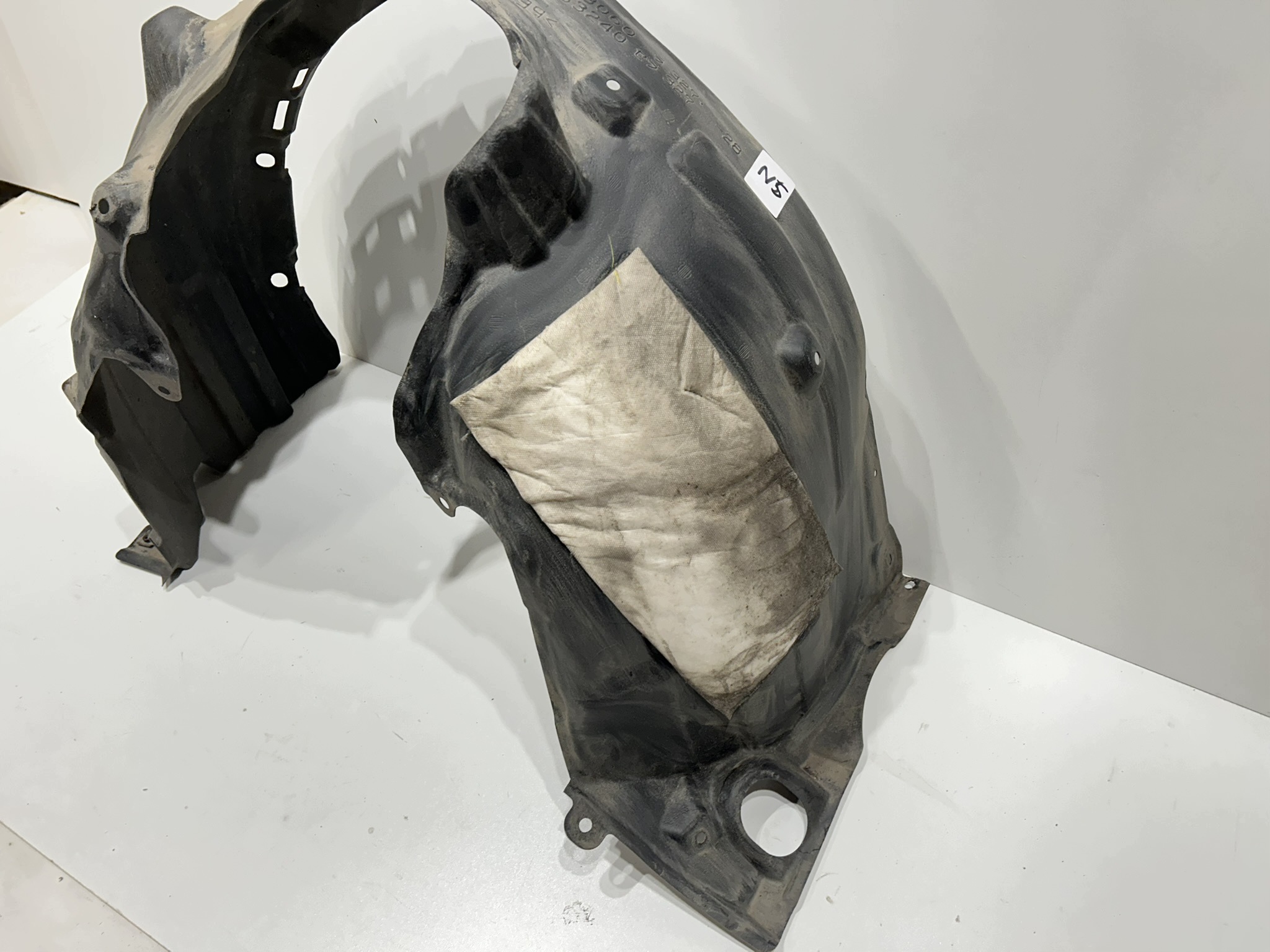 Toyota Camry VIII 8 etulokasuoja oikea OE 538050-33060