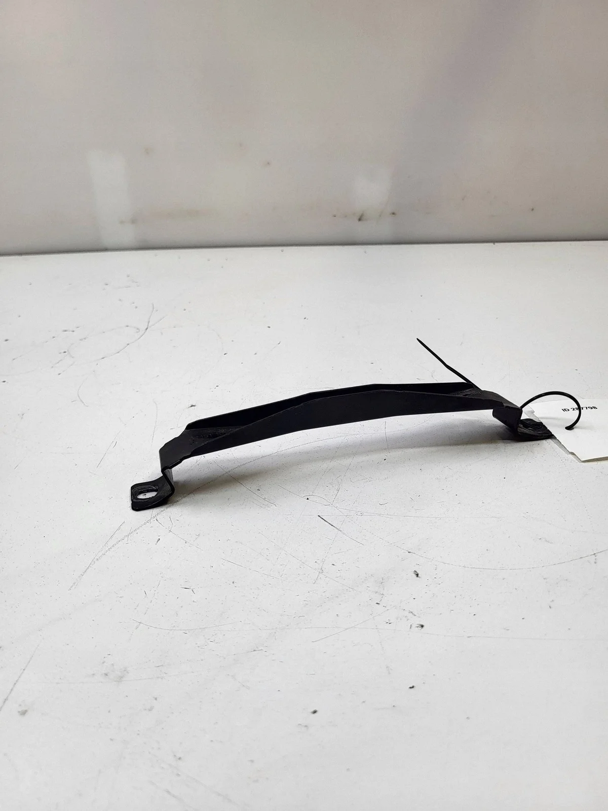 Batteriehalter Ford Focus Kuga AM51-10718-AA image 3