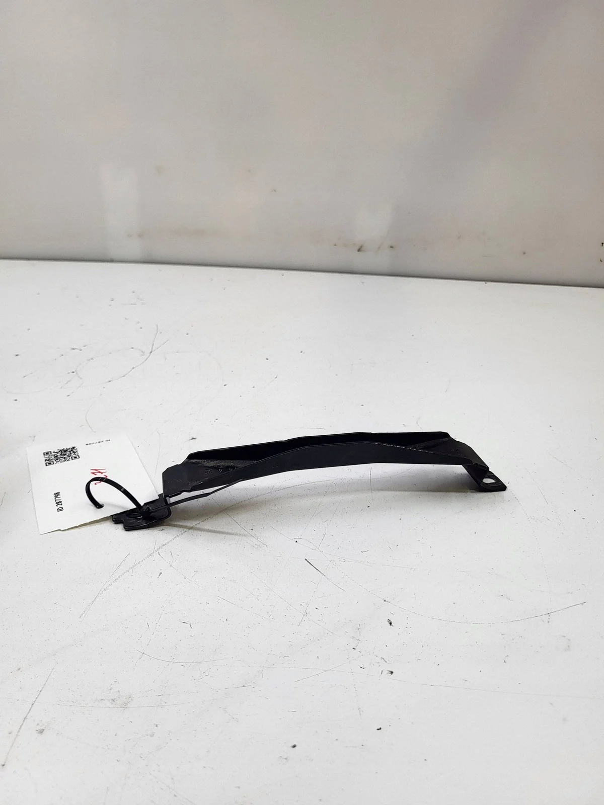 Batteriehalter Ford Focus Kuga AM51-10718-AA image 5