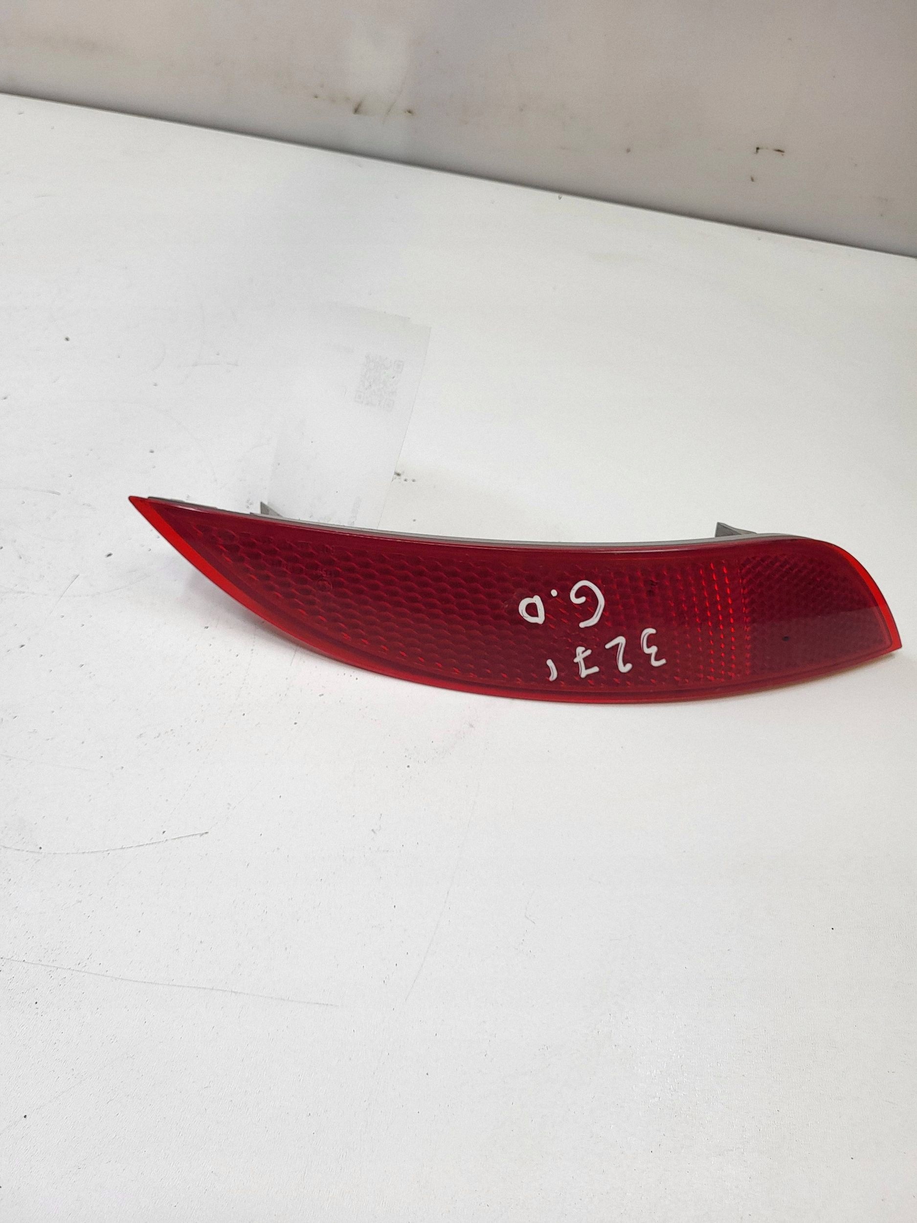 Ford Focus Mk3 takana heijastin oikea