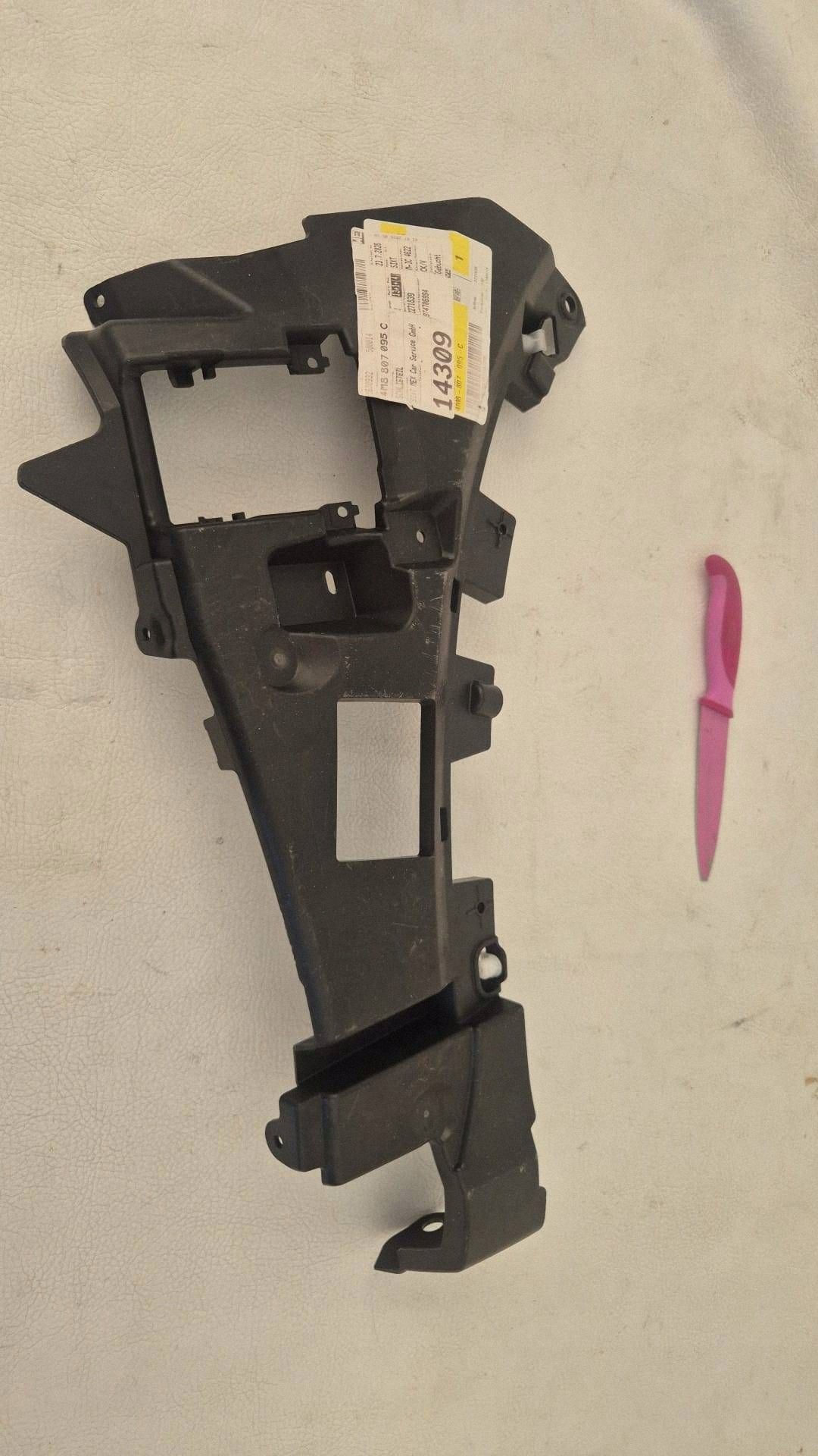 Audi Q8 Guia Para-choques Esquerdo 4M8807095C image 2