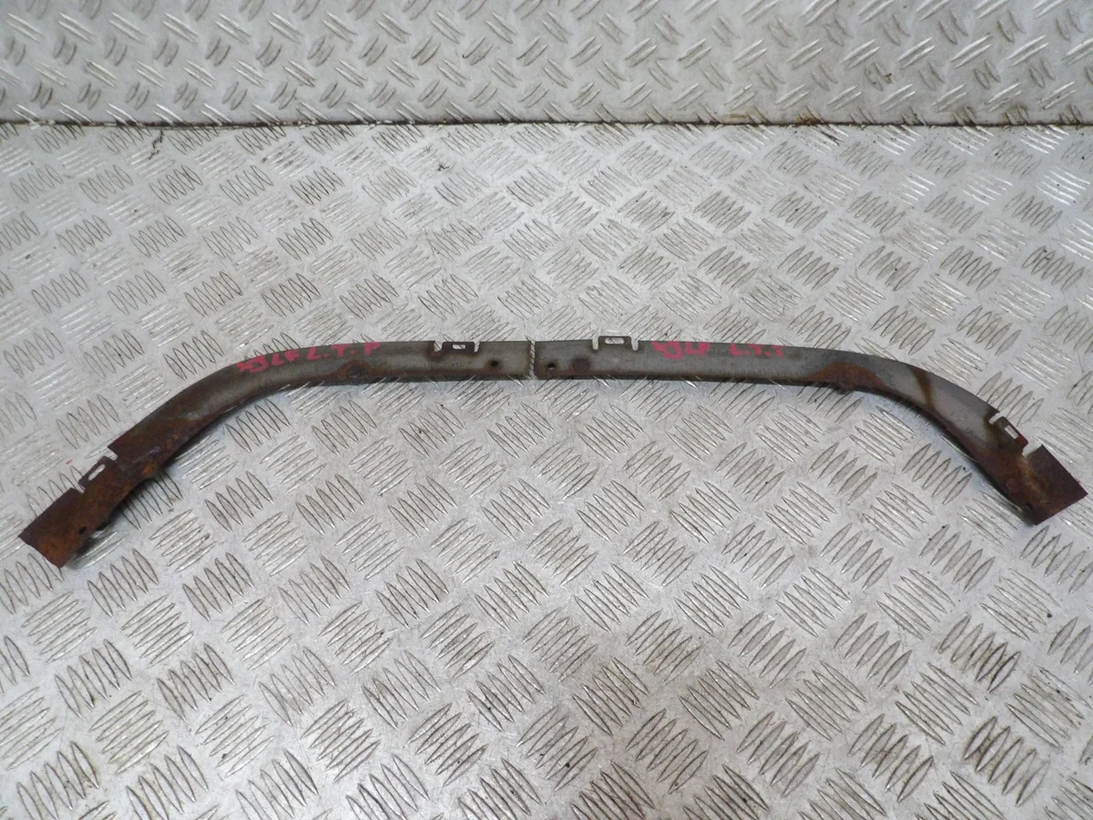 JEEP CHEROKEE XJ Support garde-boue arrière gauche