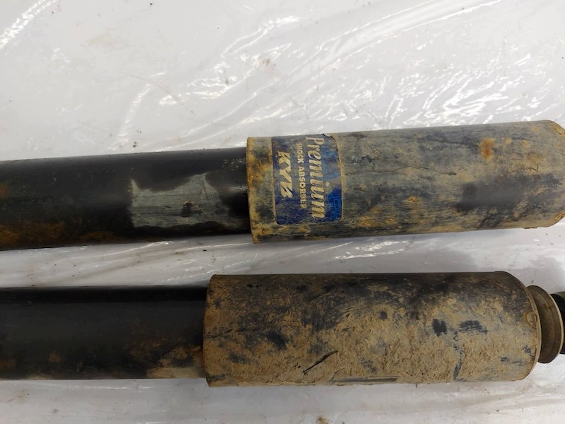 KYB 444102 Front Shock Absorbers Ford Maverick I Terrano R20