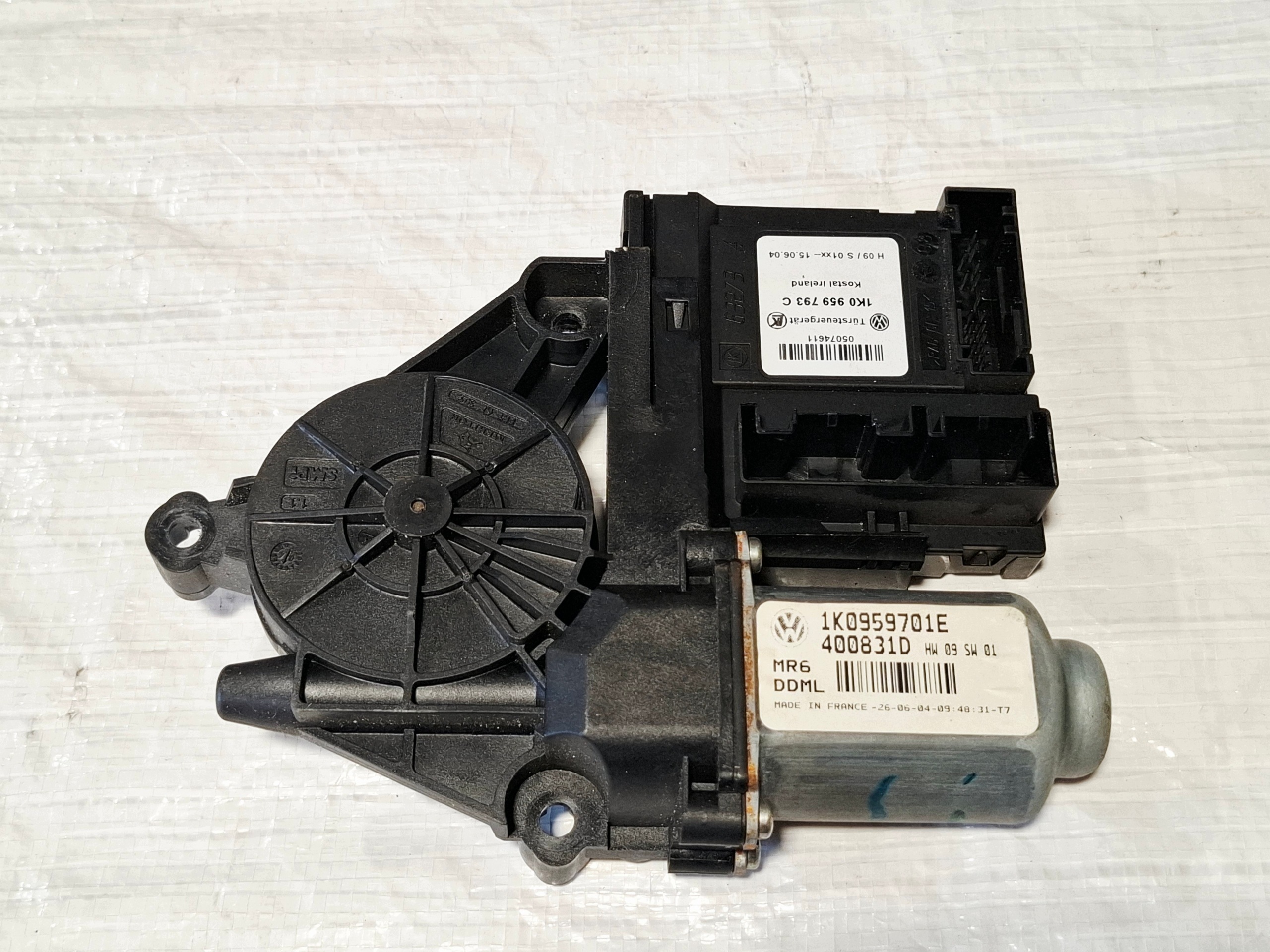 Motor de Vidro Dianteiro Esquerdo VW Golf V 1K0959701E image 2