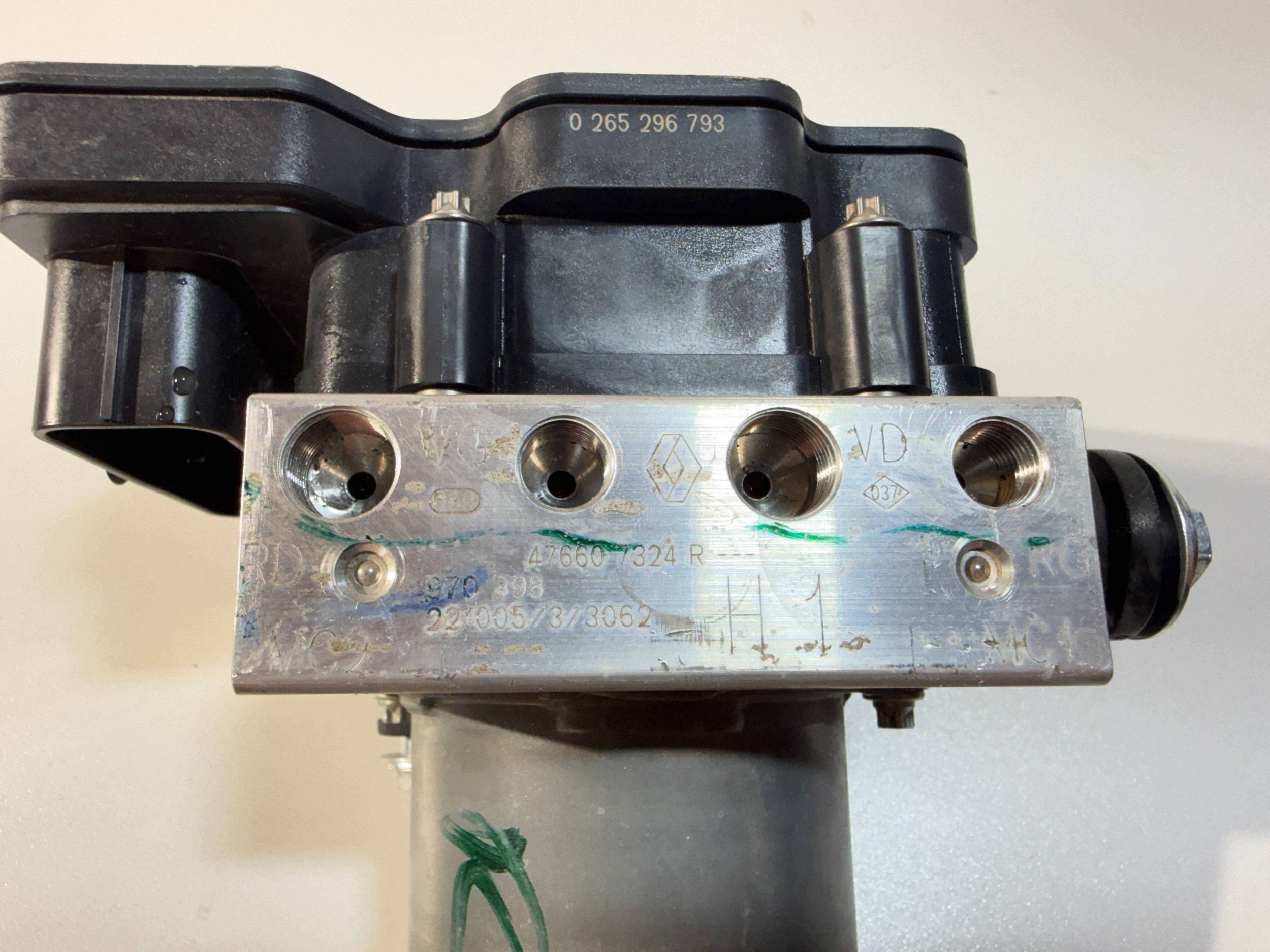 Used ABS Pump for Nissan Juke II F16 OEM 476607324R