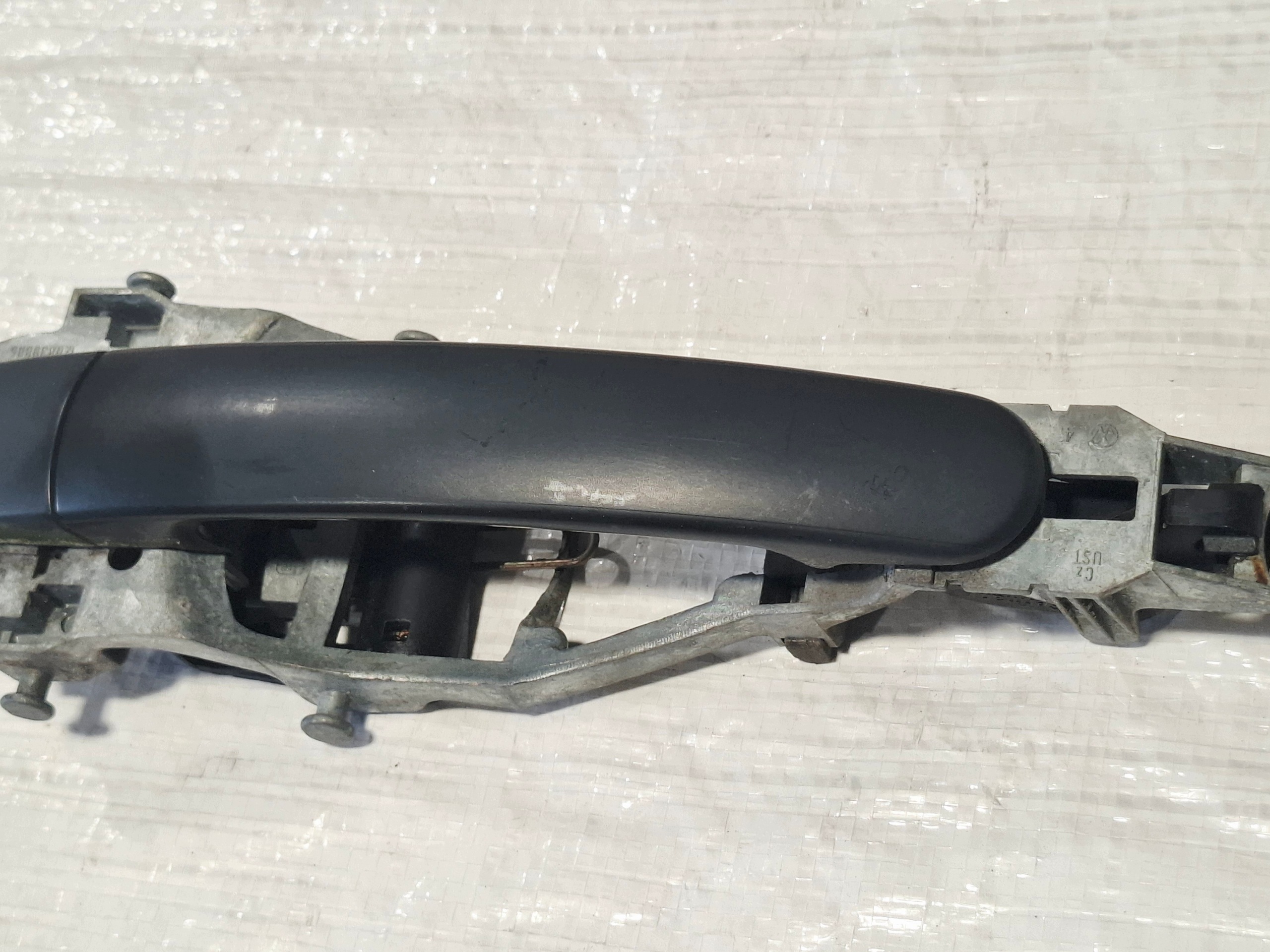 Manija Puerta Trasera Derecha VW Golf V 1Z0839885 image 3