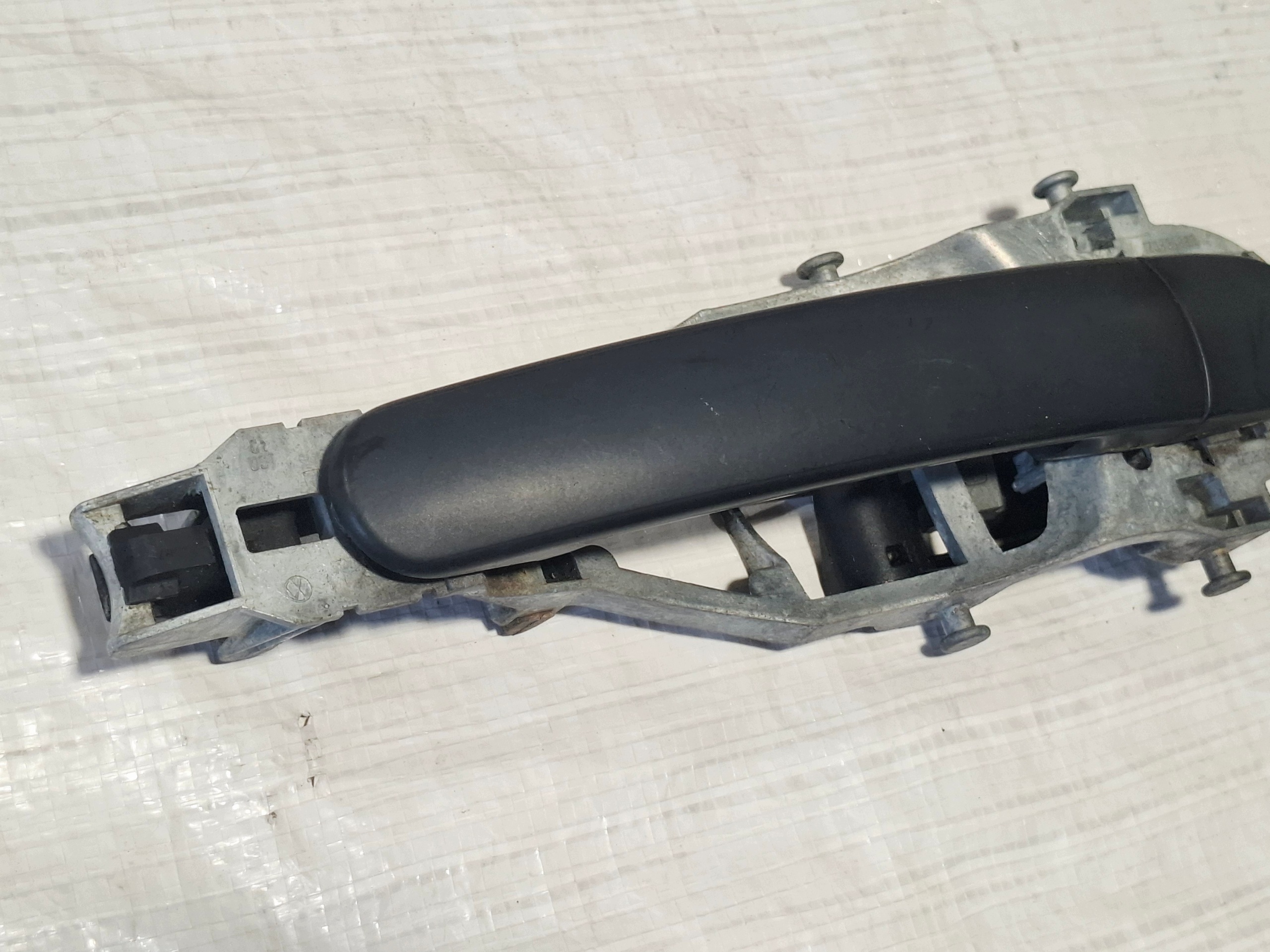 Poignée porte arrière gauche VW Golf V 5