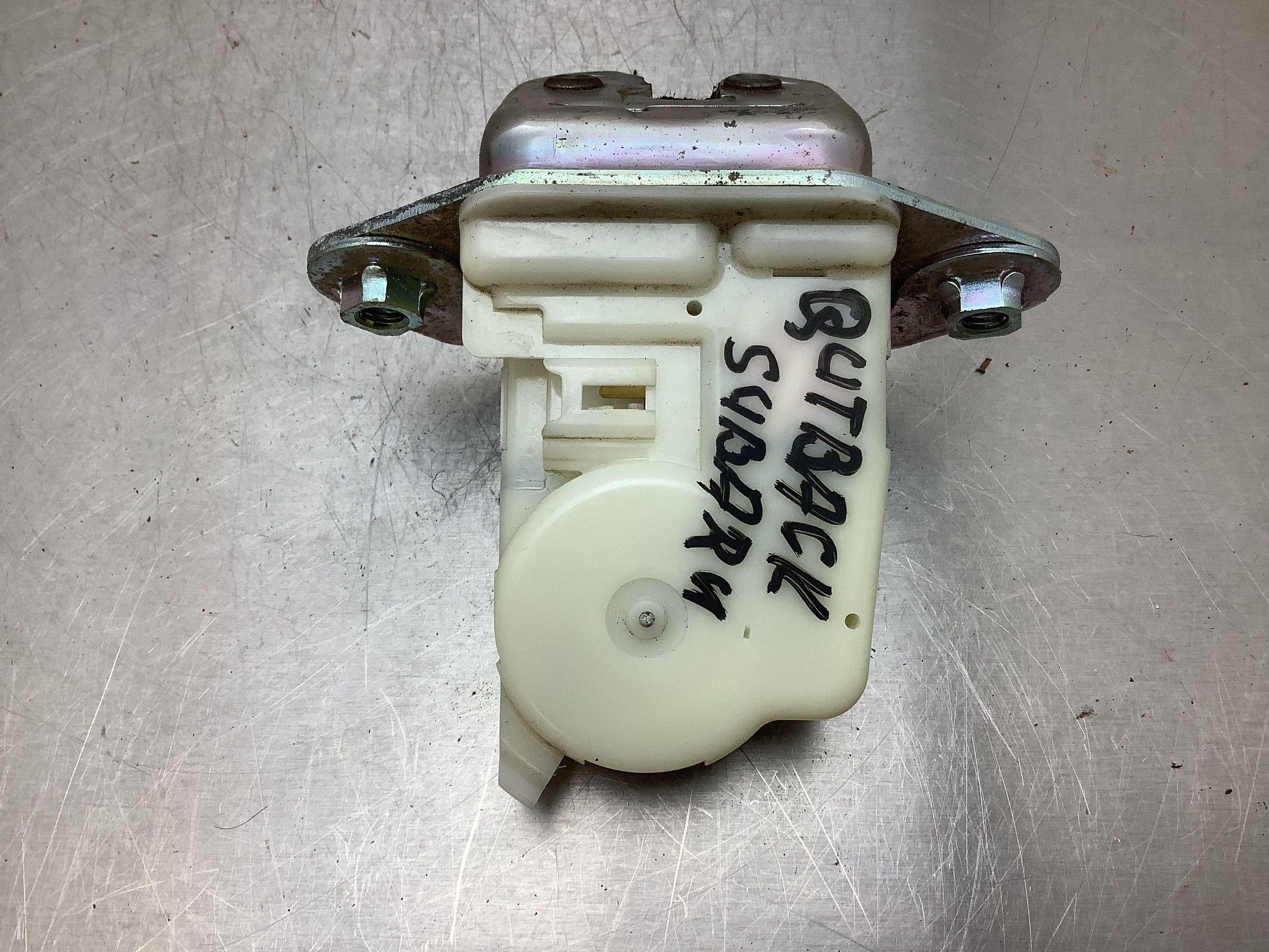 Subaru Outback Serrure Porte Arrière MBL32096 image 3