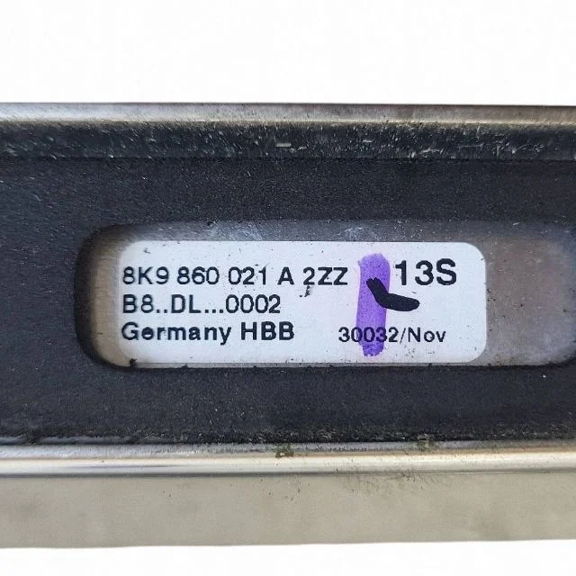 Audi A4 B8 kattoteline oikea 8K9860022 image 4
