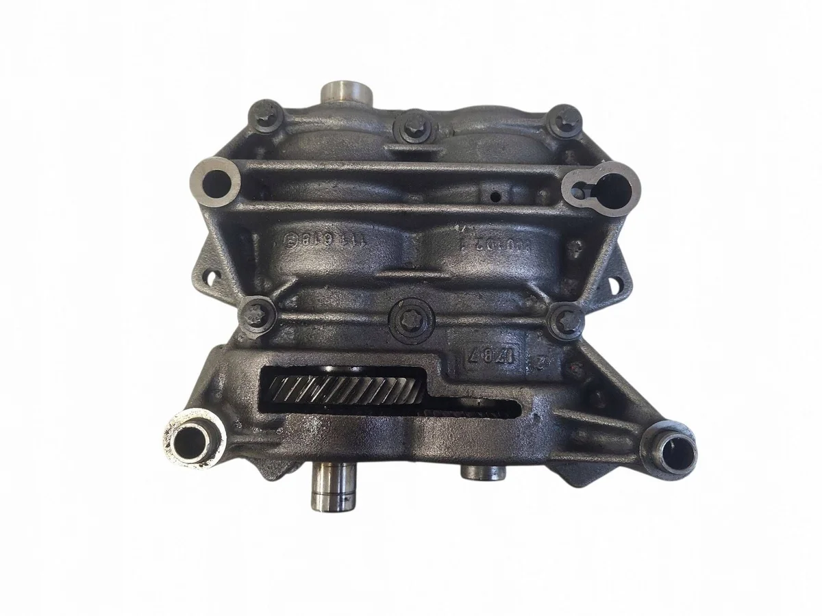 Oliepomp Mercedes W211 W204 2.2 CDI A6460100236 image 4