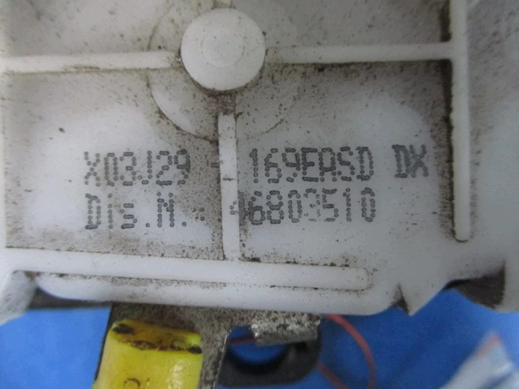 FIAT PANDA dörrlås fram höger 46803510 image 4