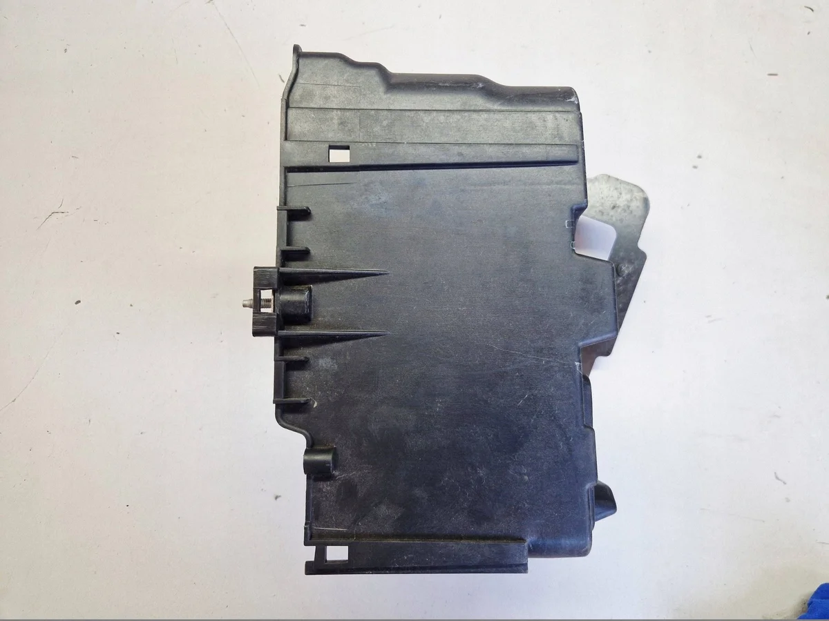 Boîtier batterie Ford 8V21-10723-BD image 3