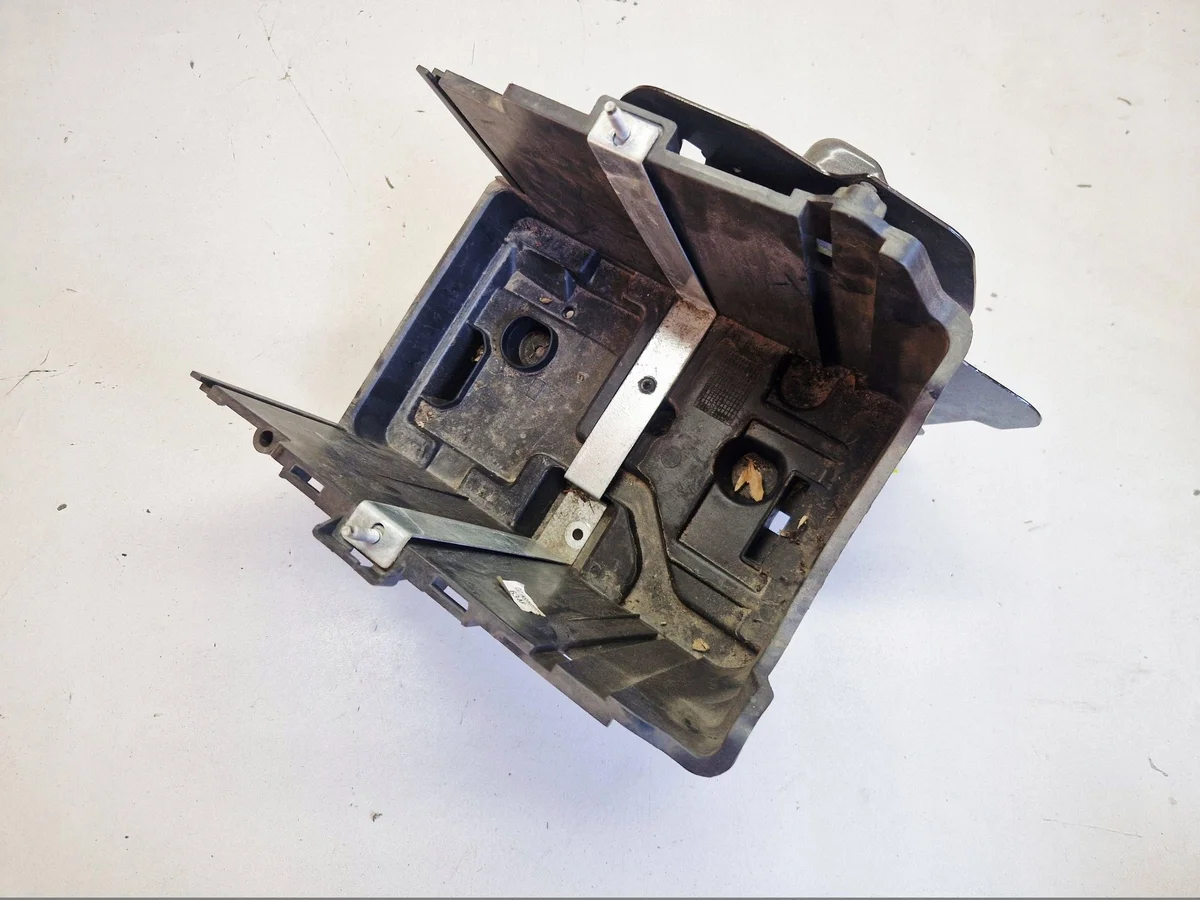 Boîtier batterie Ford 8V21-10723-BD image 4