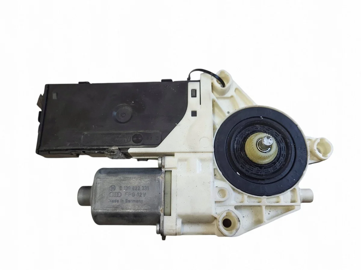 Moteur lève-vitre RENAULT LAGUNA III 978408100