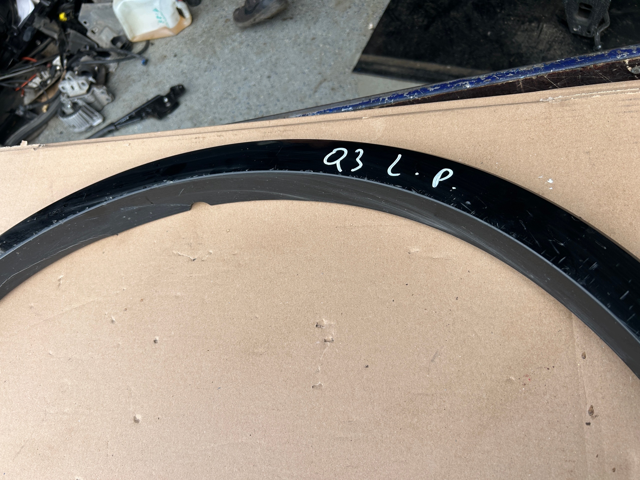 Audi Q3 8U 2015-2018 Moldura Para-lama Esquerdo image 4