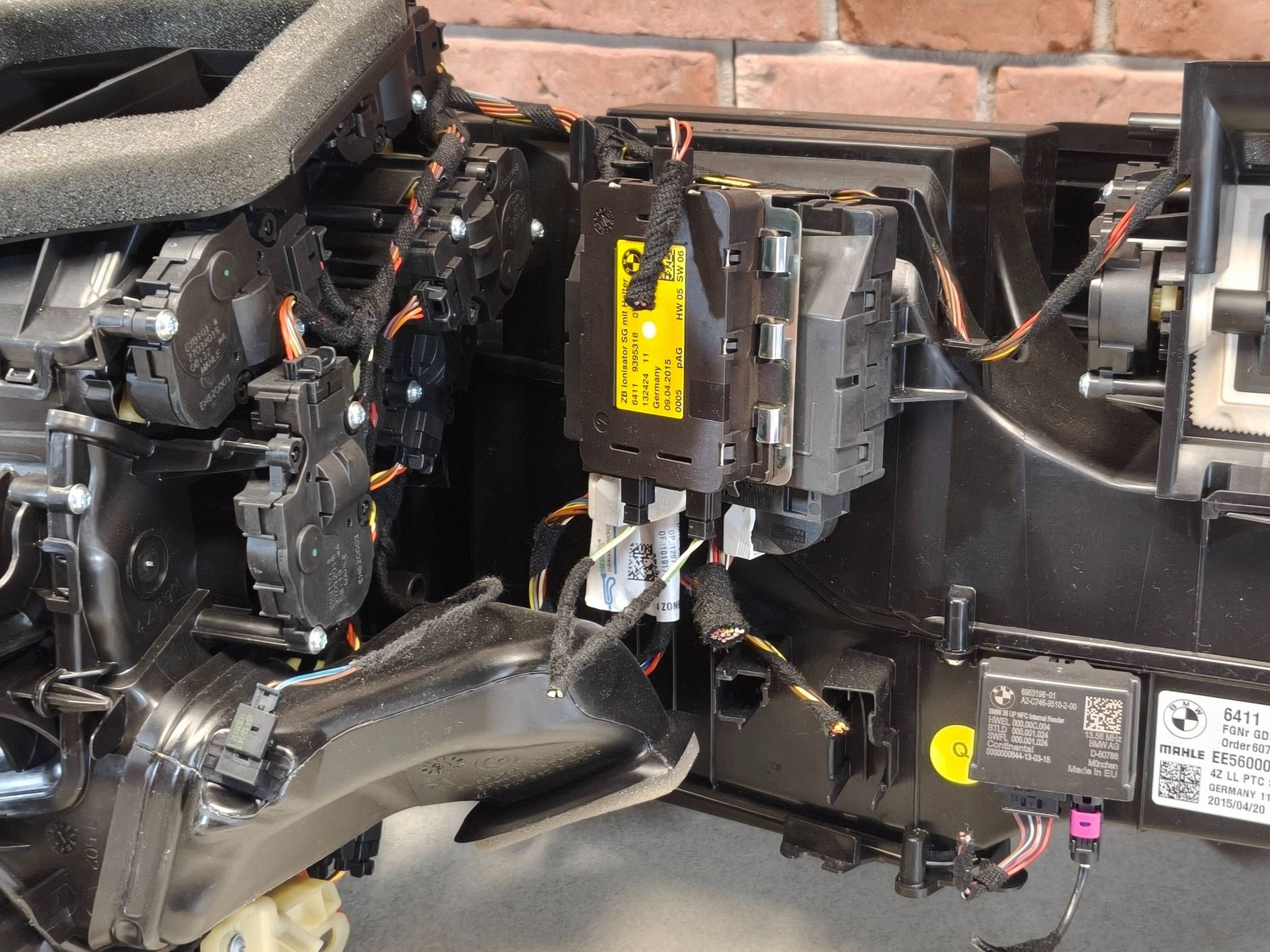 BMW Heater Blower Fan Used 9299697 image 4