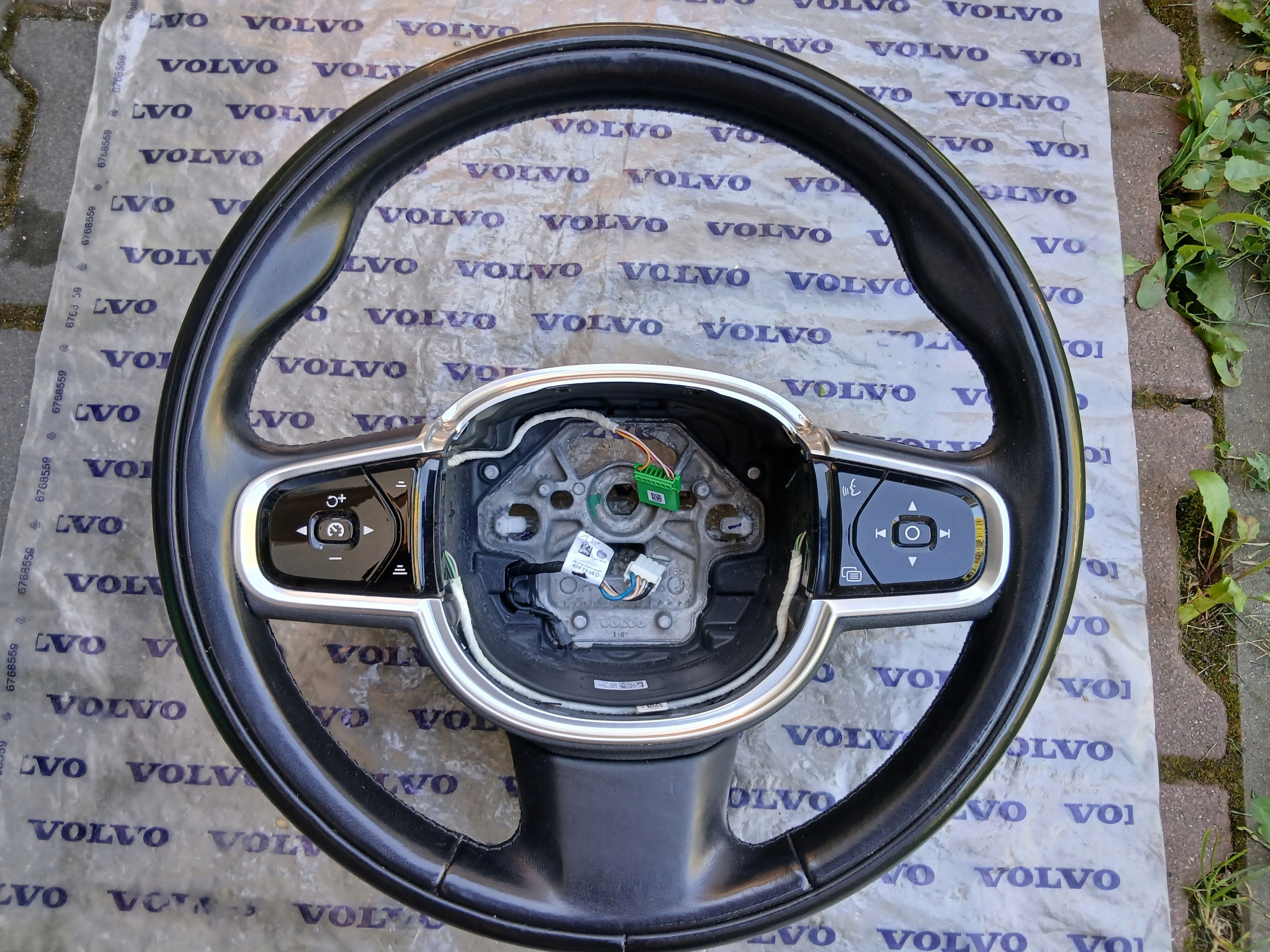 Volante Volvo OE 31407817 Usado image 2