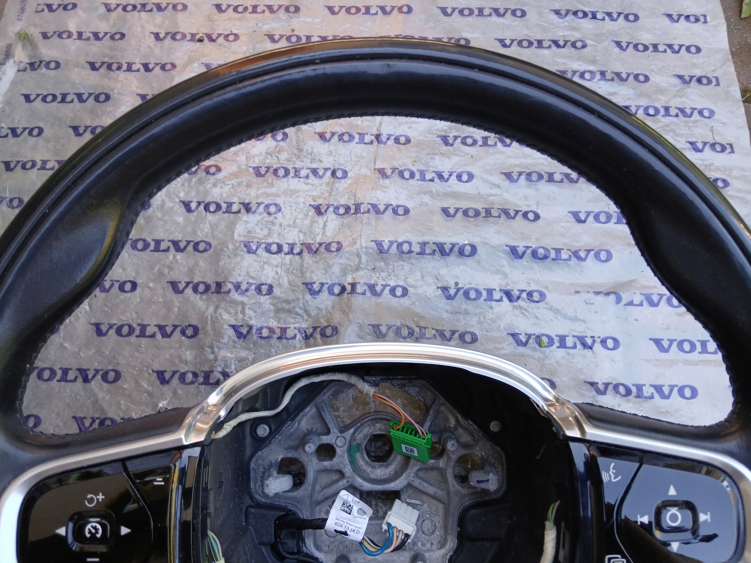 Volante Volvo OE 31407817 Usado image 5
