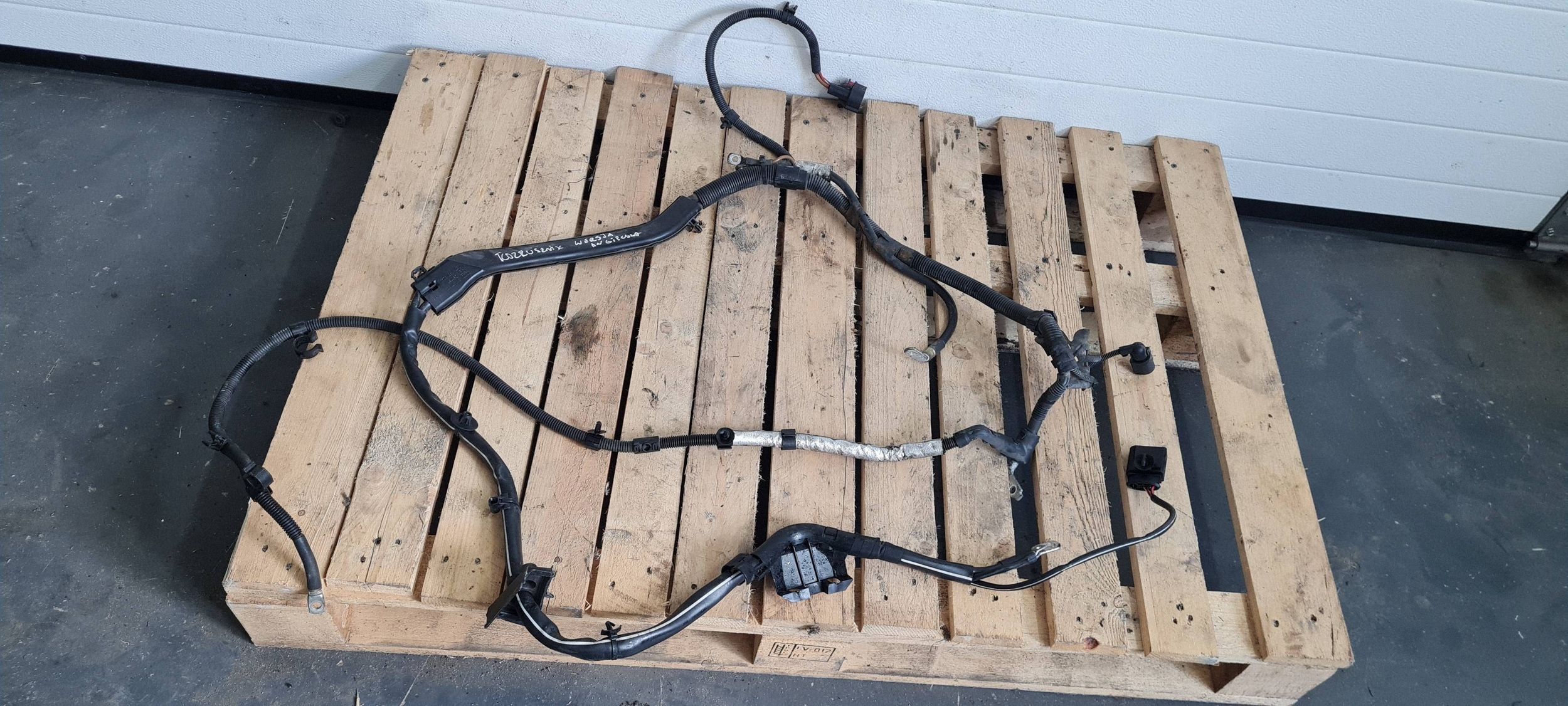 Audi A4/A5 B8 Startkabel 2.0 TDI image 2