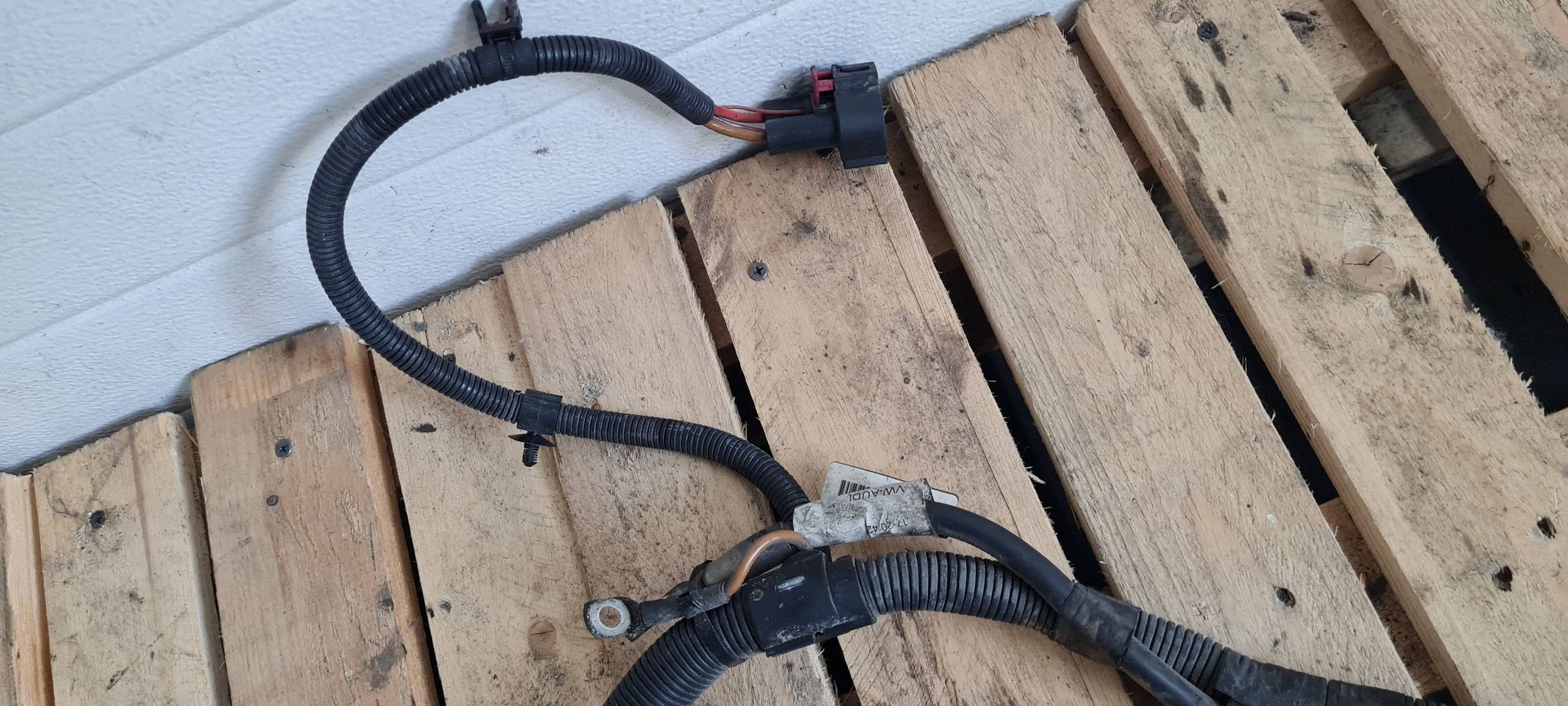 Audi A4/A5 8T 2.0 TDI polttoainepumpun johdotus