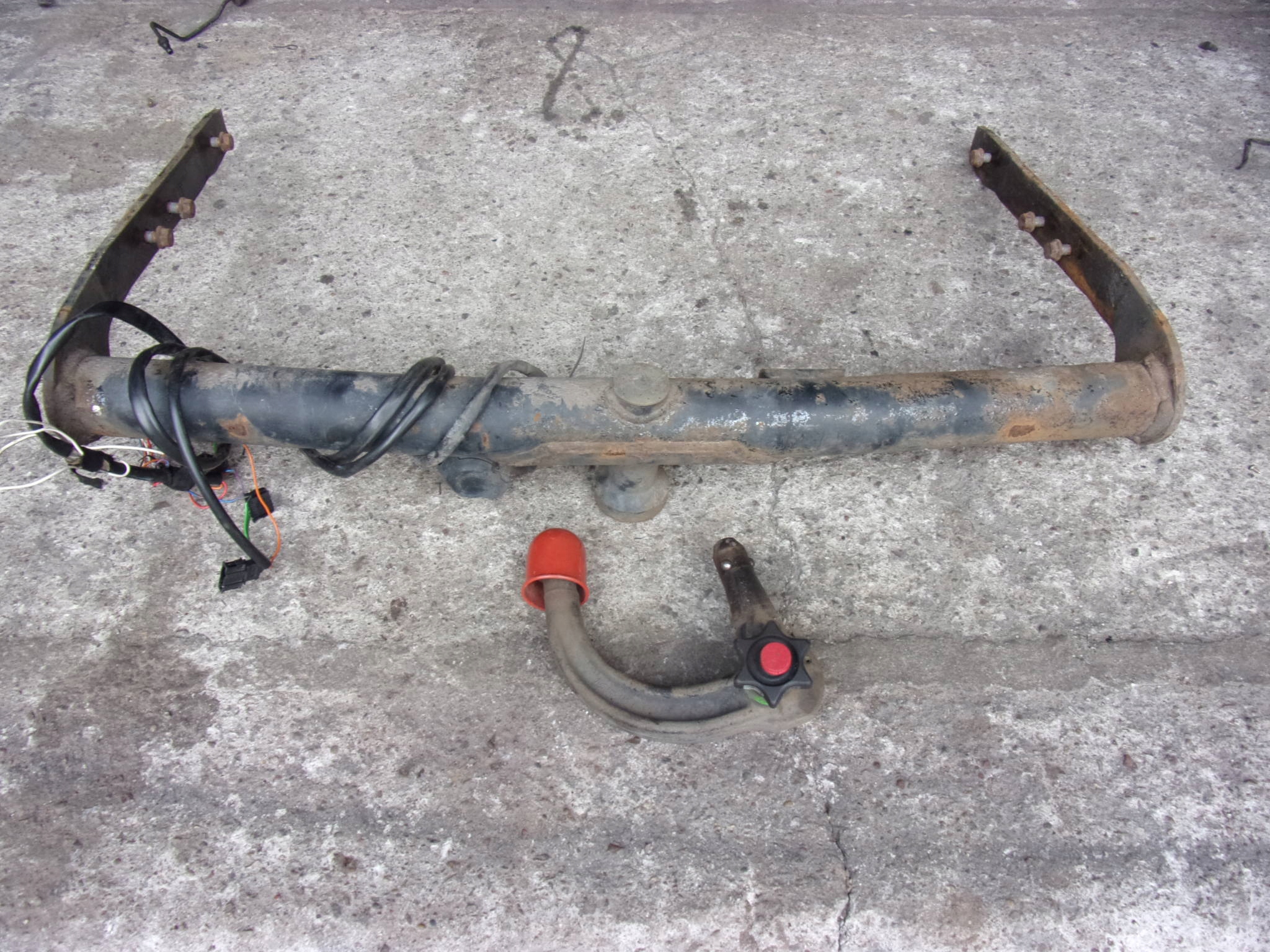 Enganche de remolque VW Sharan I usado image 2