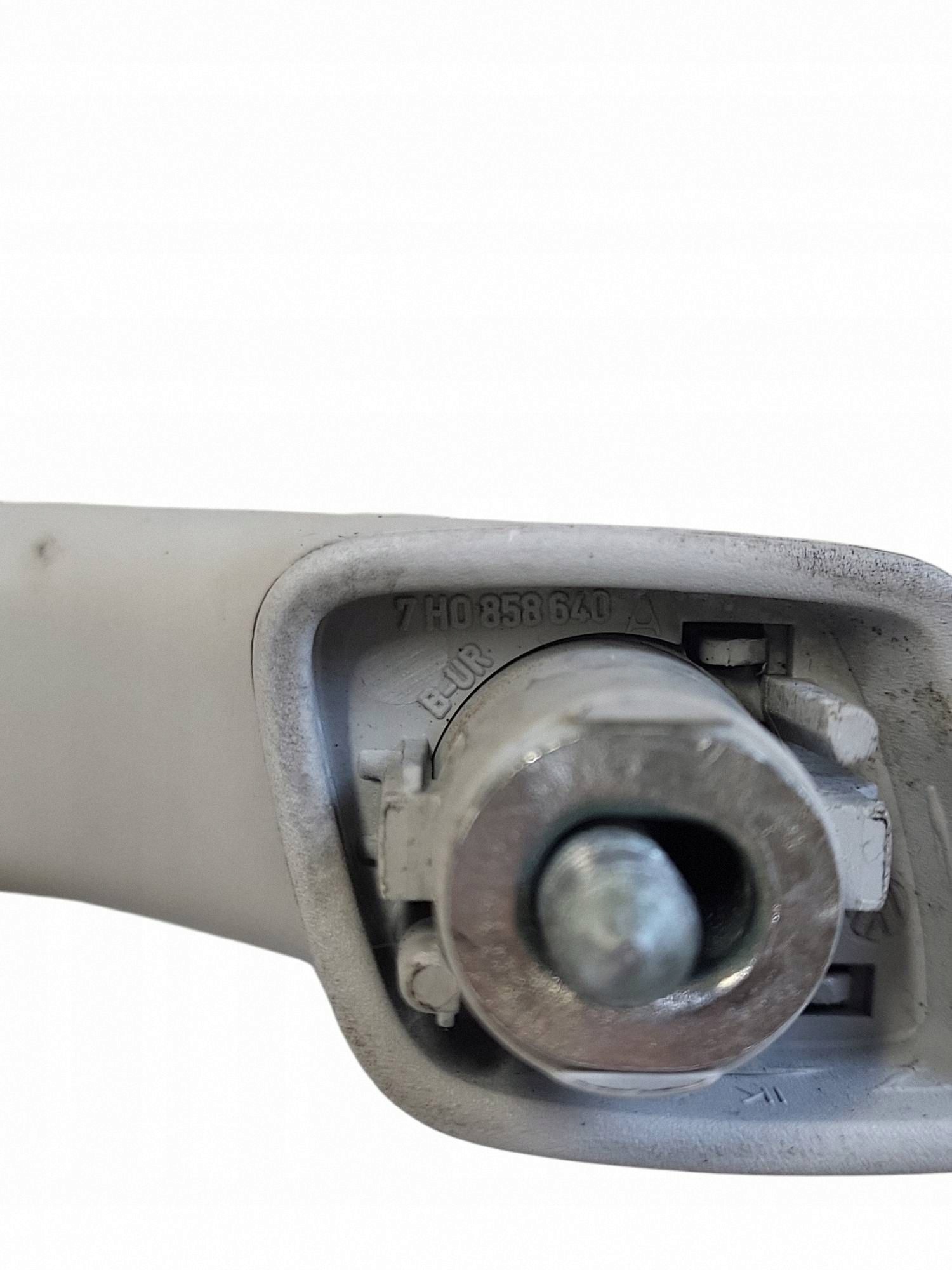 Support Pilier Droit Avant VW 7H0858640A image 4