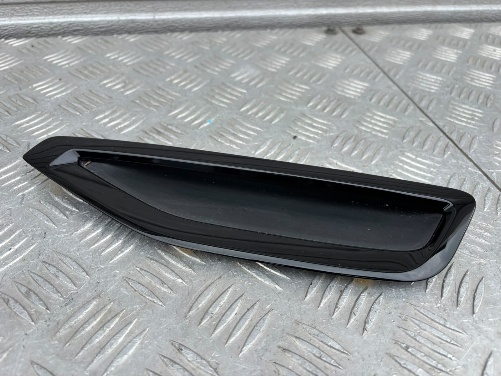 BMW X5 G05 Listello parafango sinistro 7418175 image 2