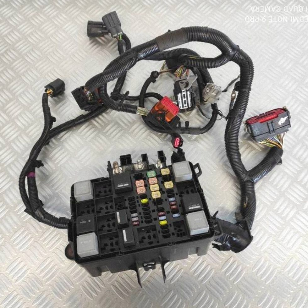 Boîtier de fusibles Ford Transit BK2T-14A175-AA image 2