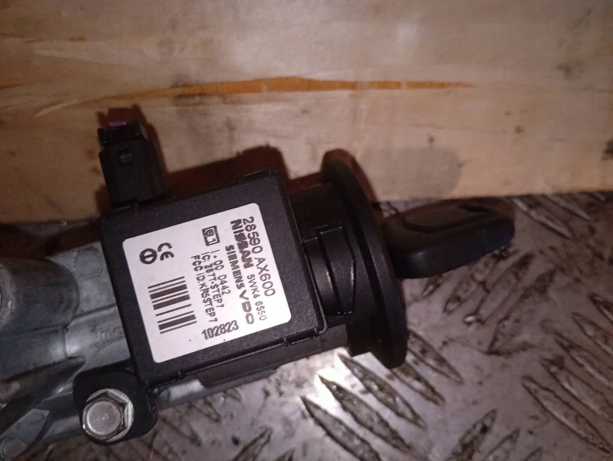 Stacyjka Nissan OE 28590AX600 gebraucht image 3