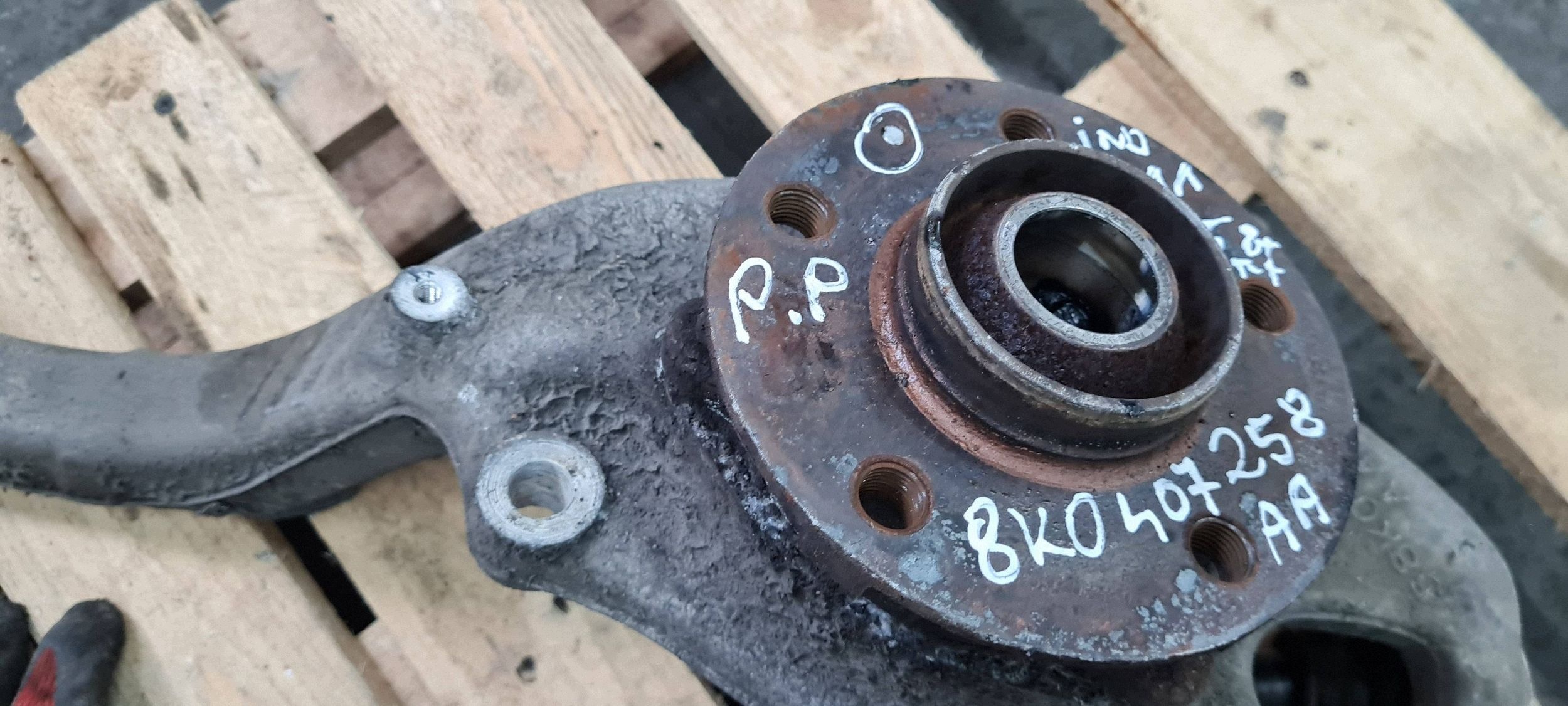 Audi 4G0407254 A Pivot de fusée, suspension image 4