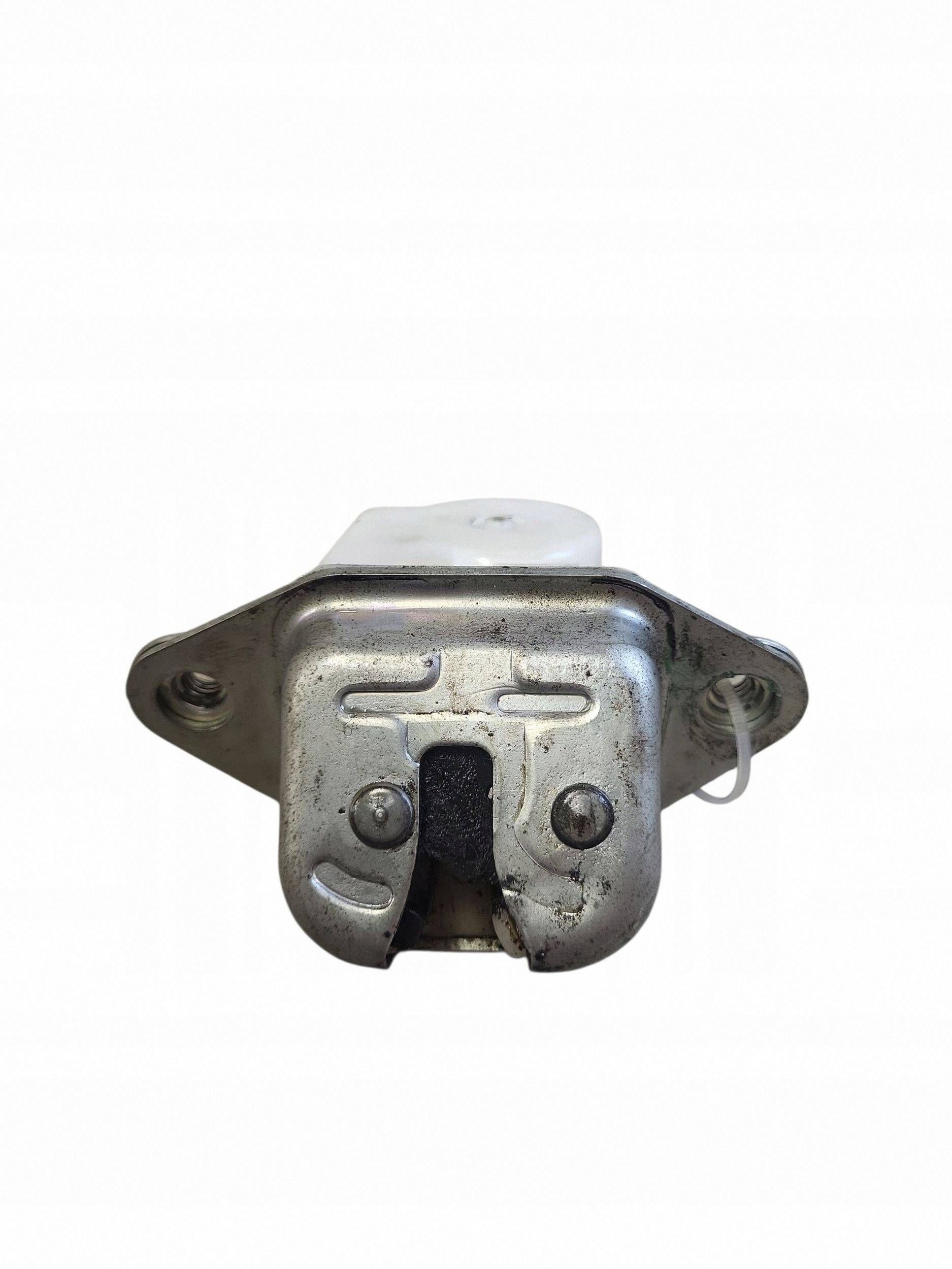 Takaluukun lukko Subaru Outback JUT246824 image 2
