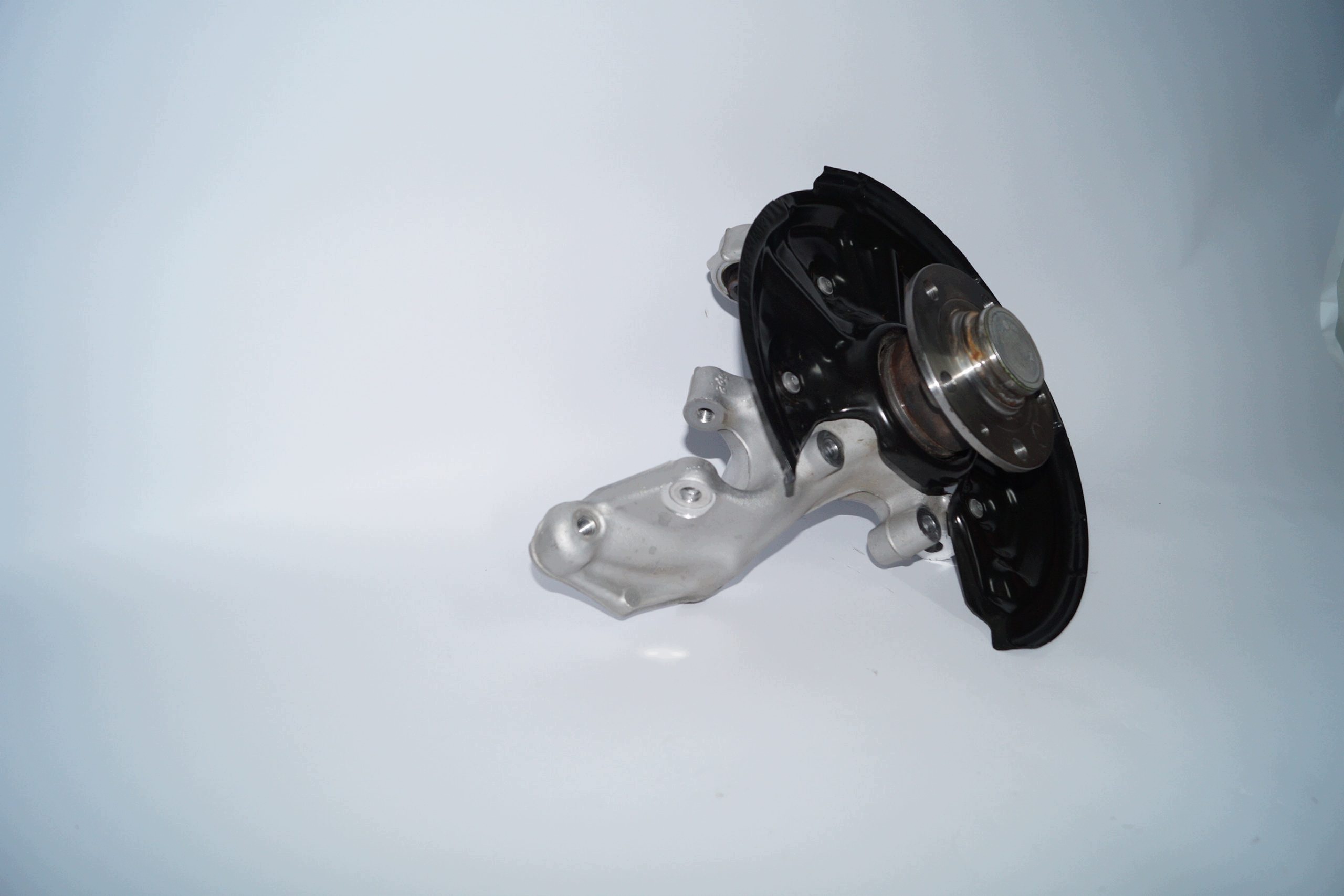 VW Formentor Fusée Arrière Droite 5QA505436A image 3