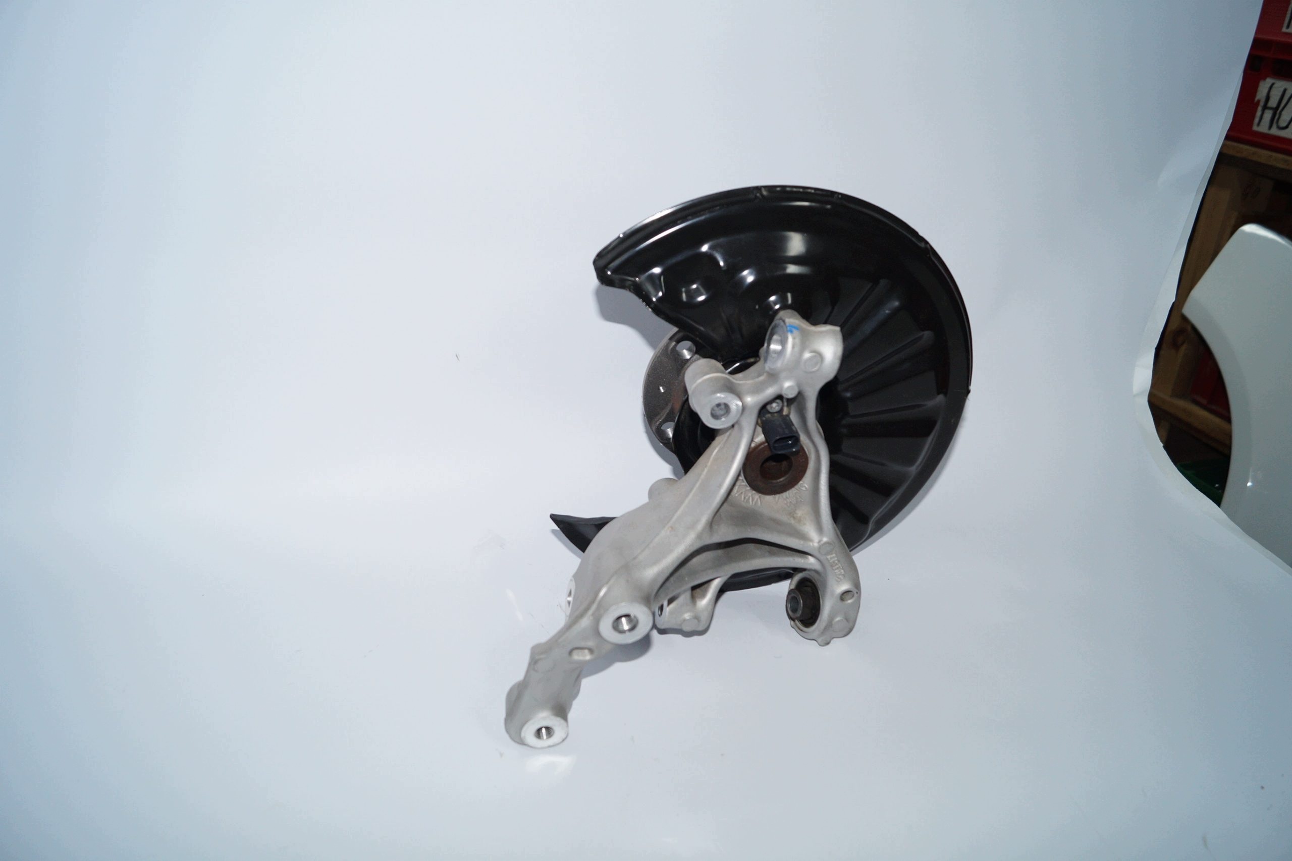VW Formentor Fusée Arrière Droite 5QA505436A image 5