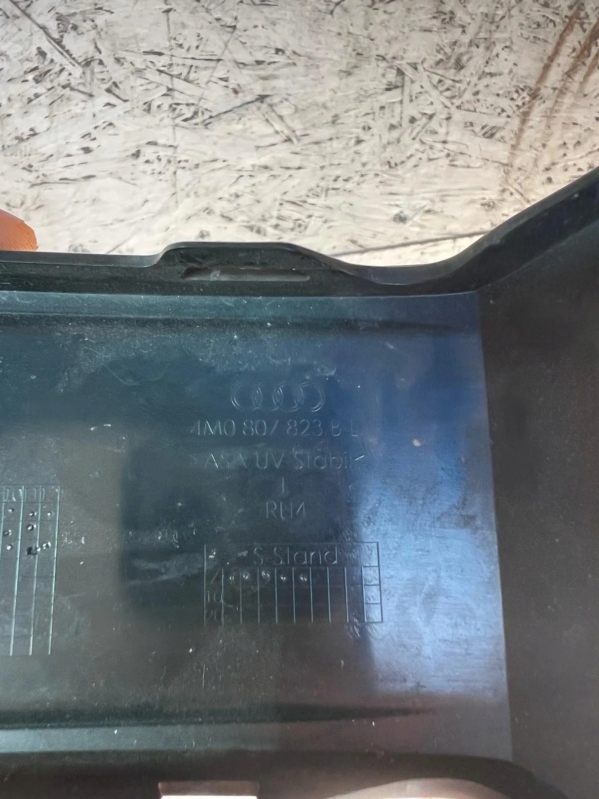 Audi Q7 Cache Radar Avant Gauche OEM 4M0807823B