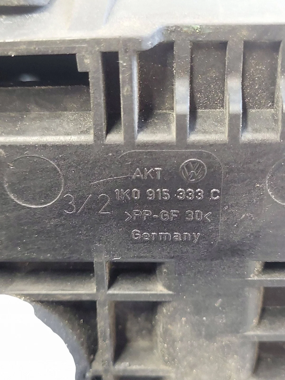 Support batterie Seat Leon 1K0915335C image 6