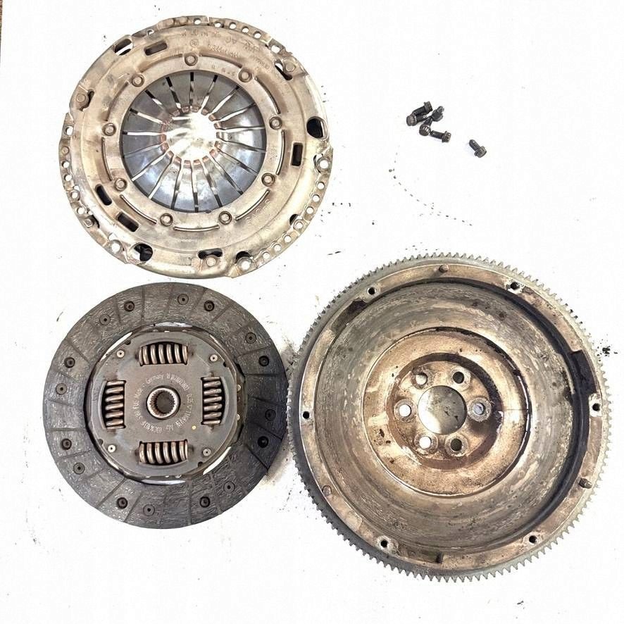 Koppeling Volkswagen Passat B7 R03C105273H image 2