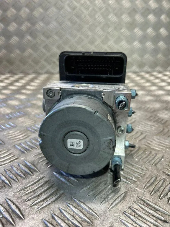 ABS pomp BMW F30 F31 2.0D 6881173 image 4