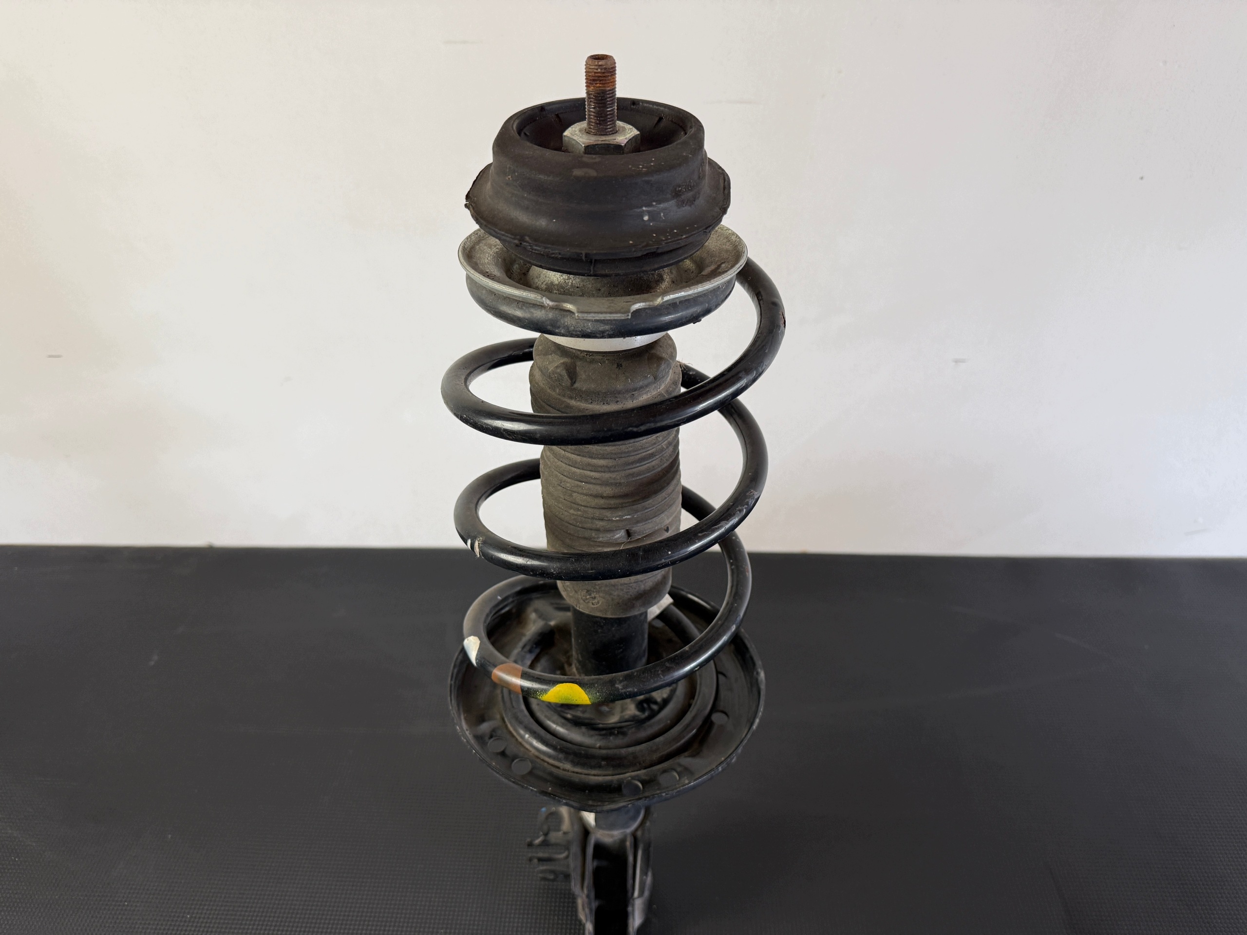 Front Left Shock Absorber Fiat 500 2015- OEM 51871427