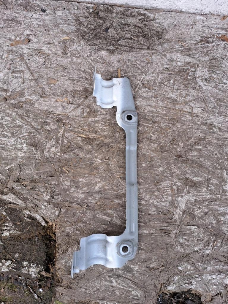 Audi A6 C8 Soporte Guardabarros Izquierdo