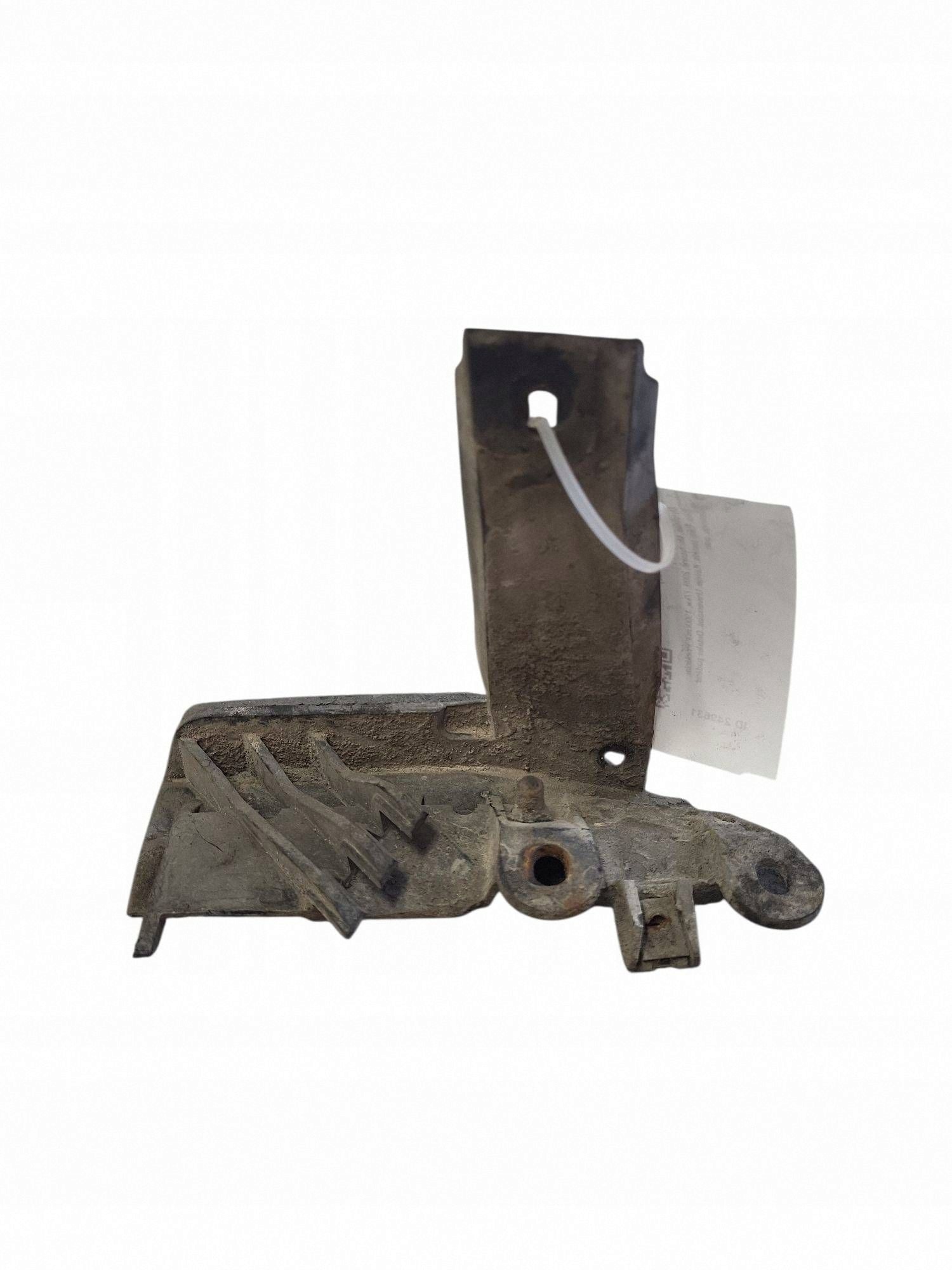 VW Golf VI Rear Mudguard Right 1K0854856B image 3