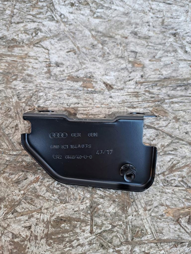 Audi A8 D5 Soporte Guardabarros 4N0821471A