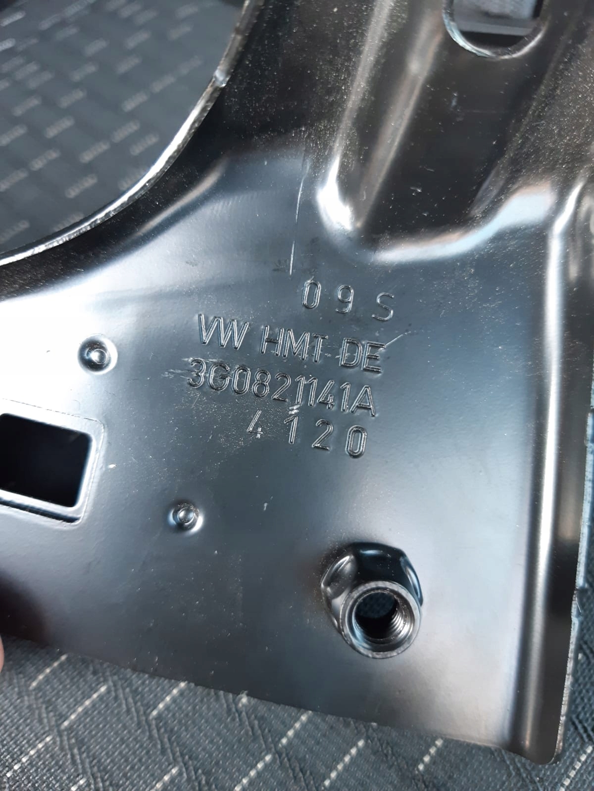 Supporto parafango VW Passat B8 Sinistro 3G0821141A image 3