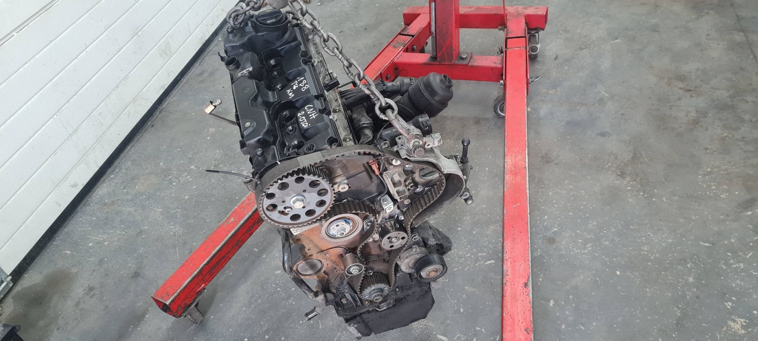 Audi A5 8T 2.0 TDI CNH Motor 04L100091A image 2