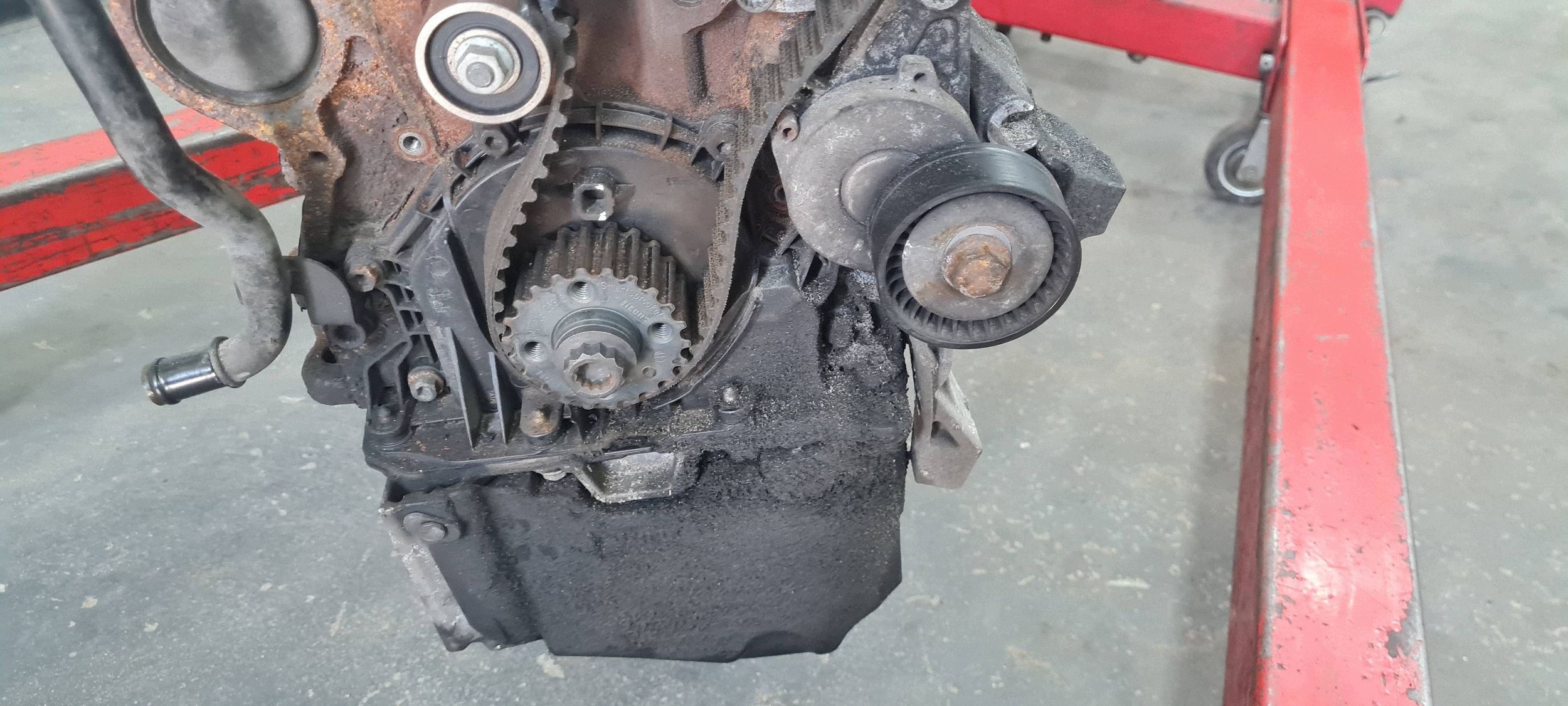 Audi A5 8T 2.0 TDI CNH Motor 04L100091A image 3