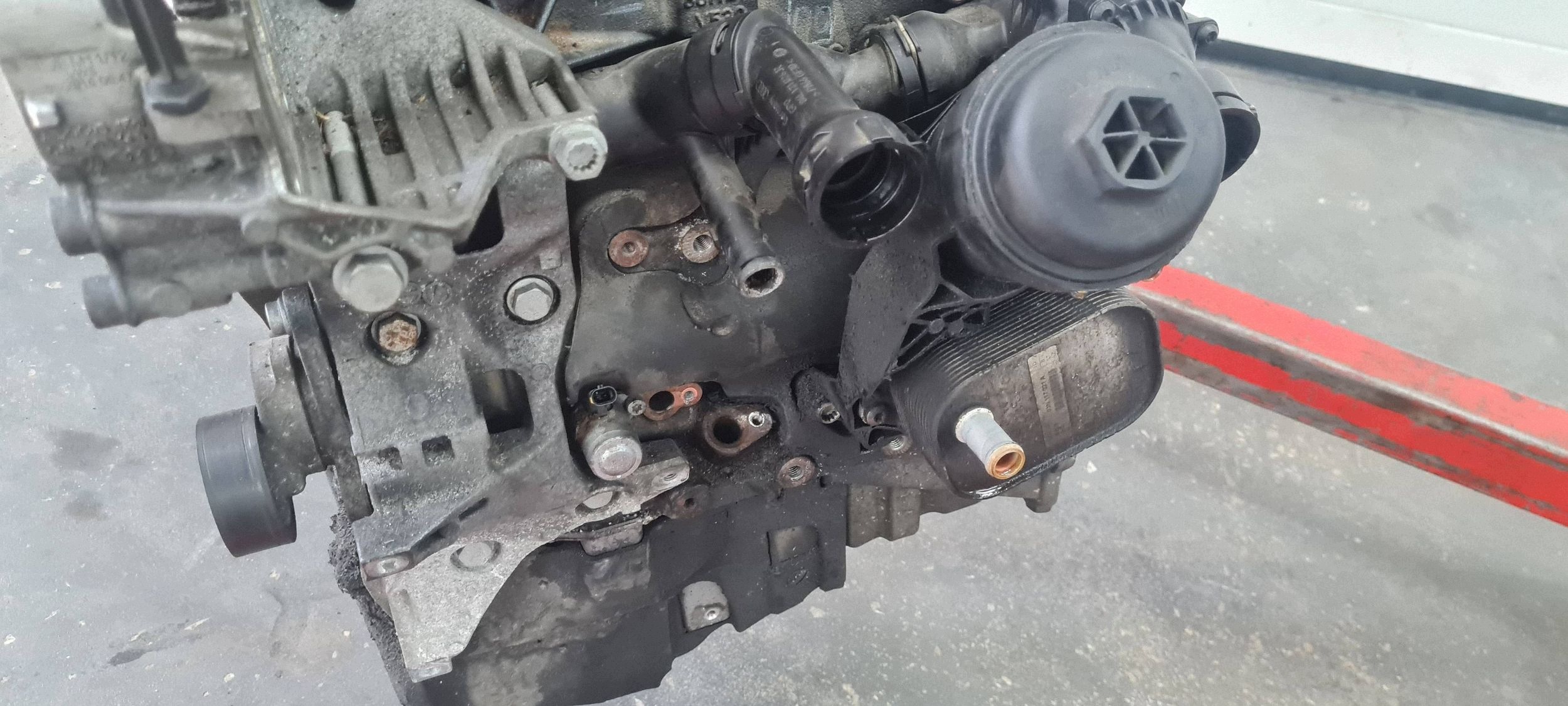 Audi A5 8T 2.0 TDI CNH Motor 04L100091A image 5
