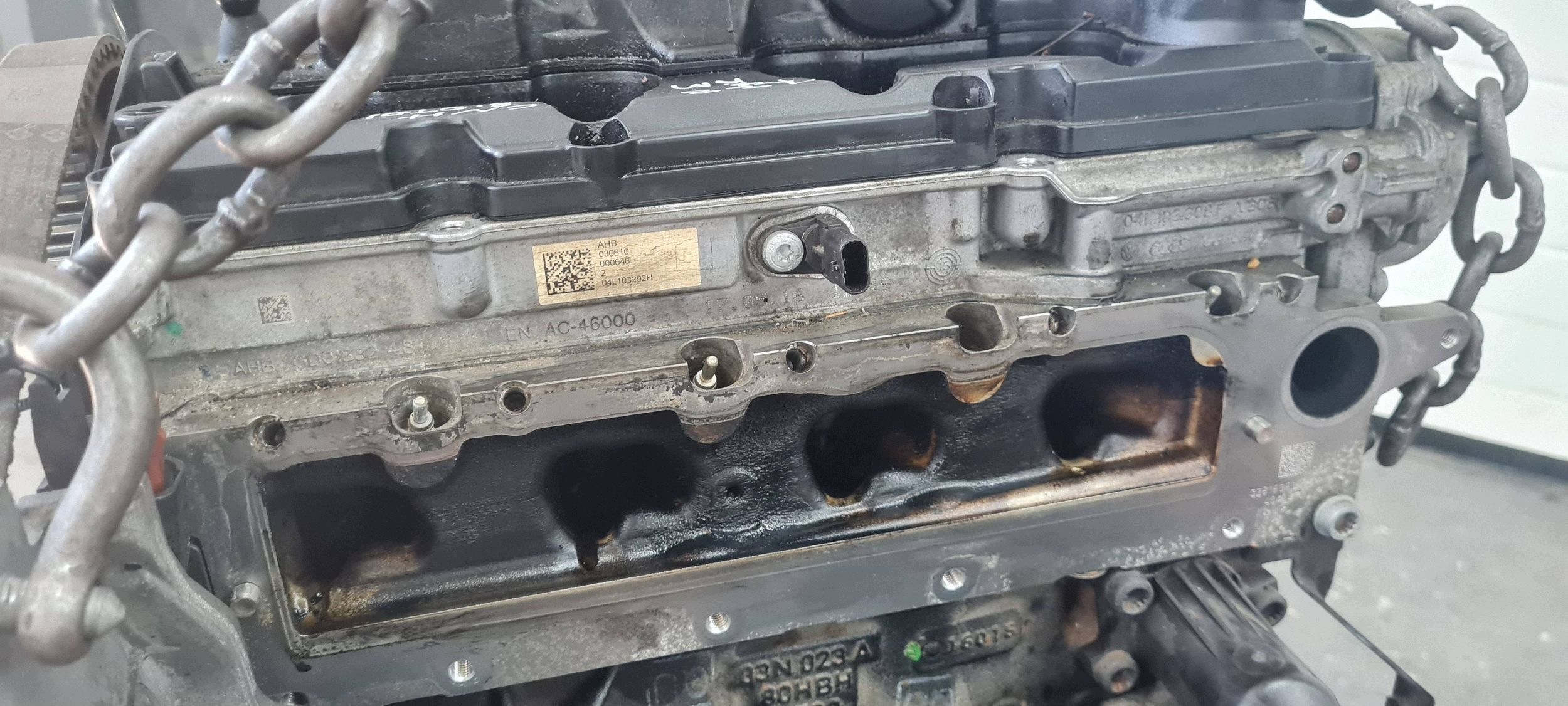 Audi A5 8T 2.0 TDI CNH Motor 04L100091A image 8