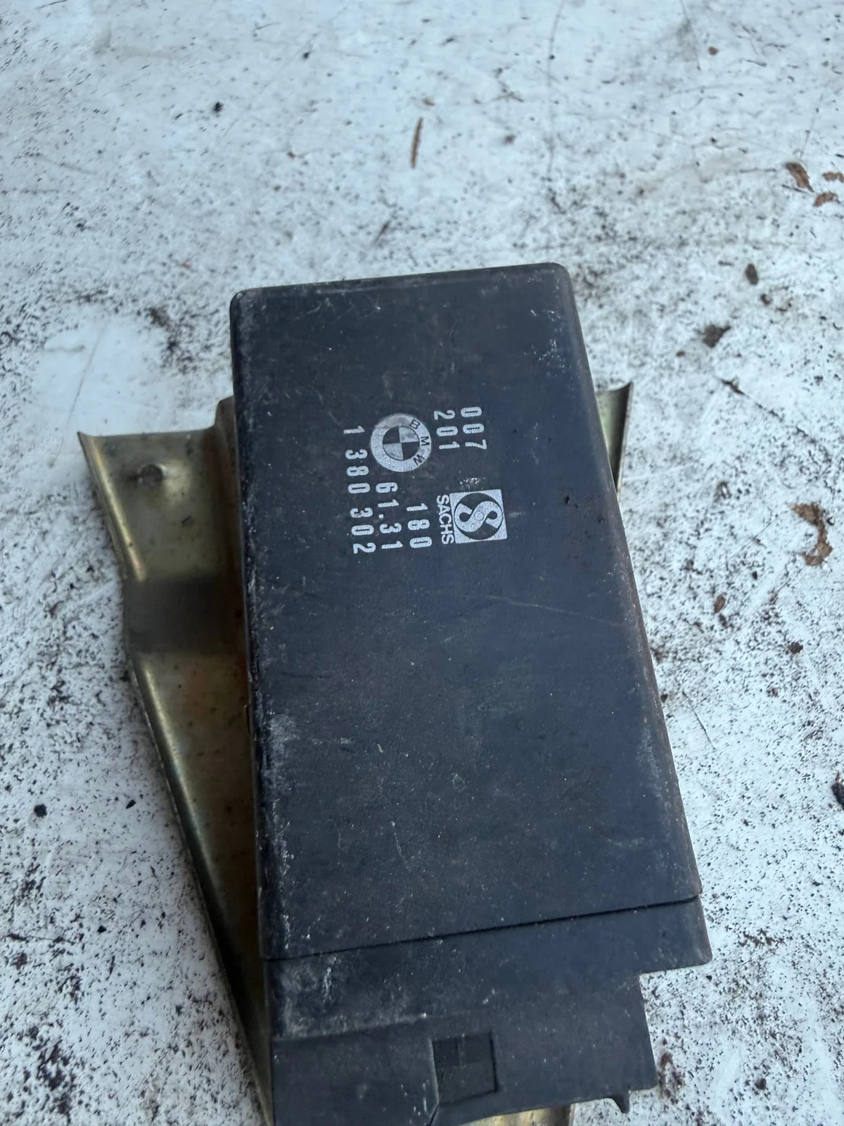 Centr. slot schakelaar BMW E30 E23 E24 1380302