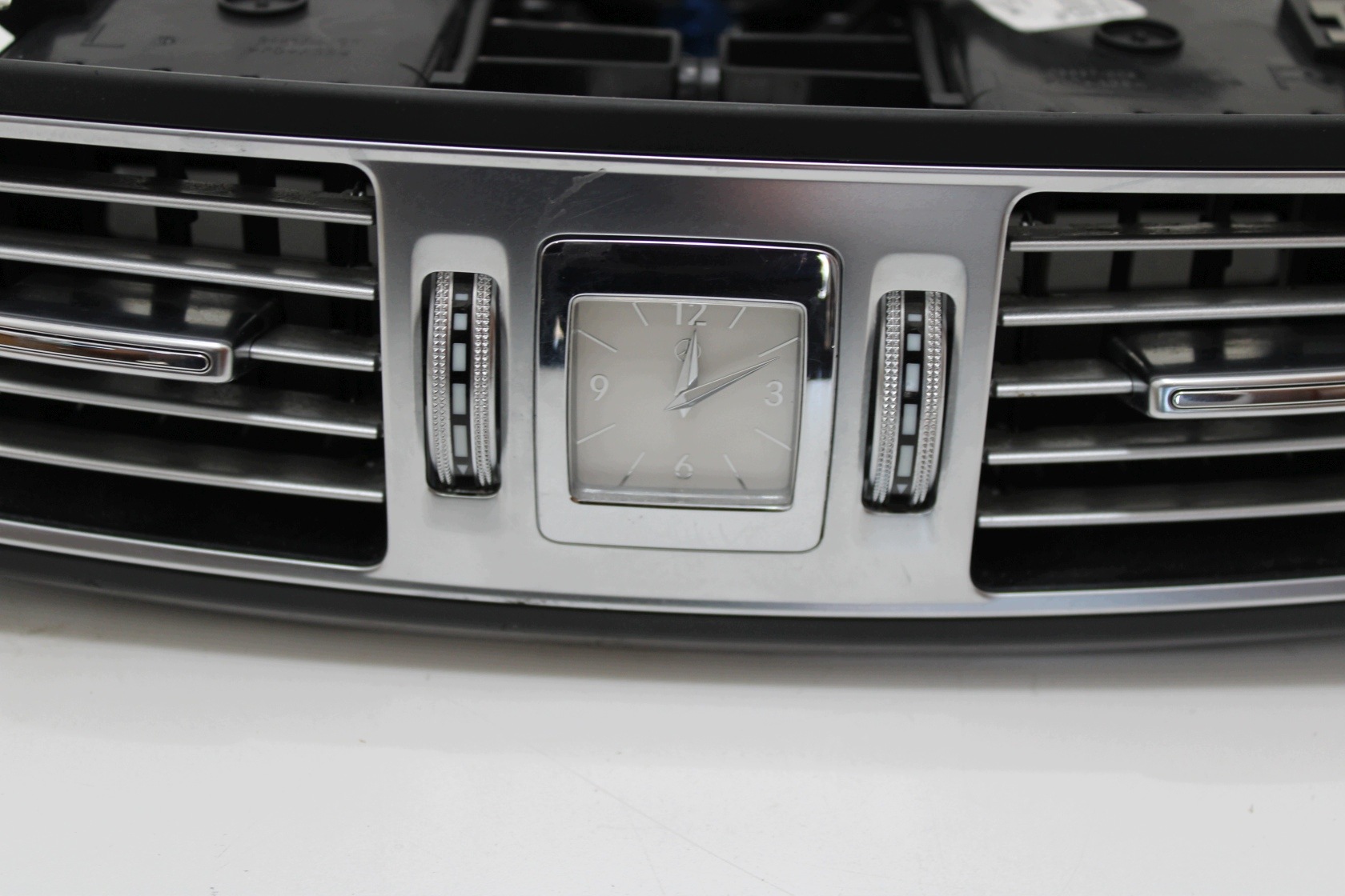 Mercedes W207 C207 Ilmastointiritilä A2078300000 image 3