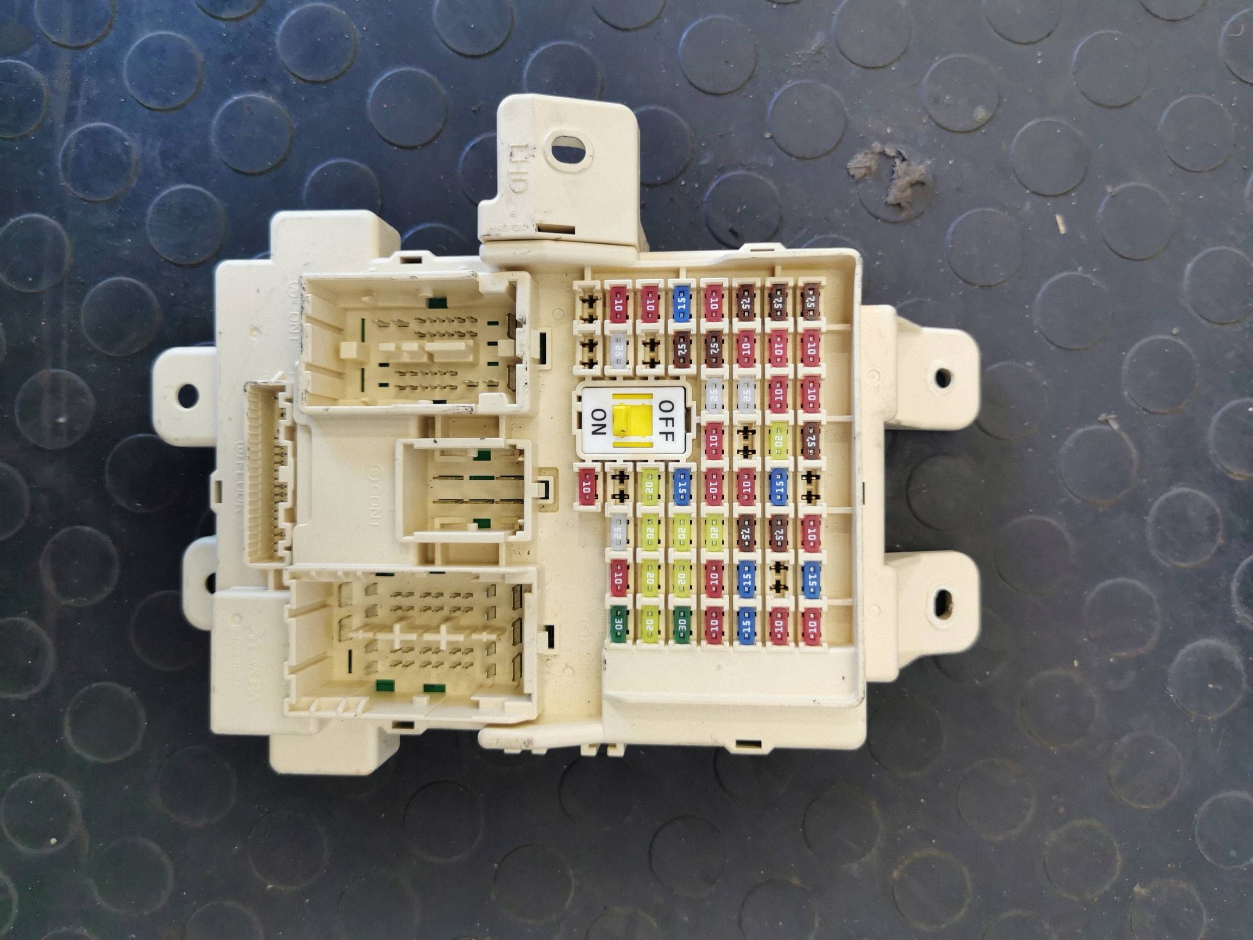 Fuse Box Kia OE 91950-D9540 Used image 2